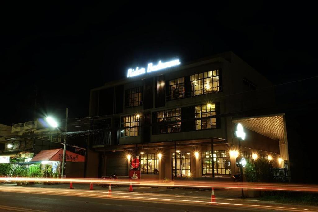 Rider Bedroom & Cafe * Pran Buri