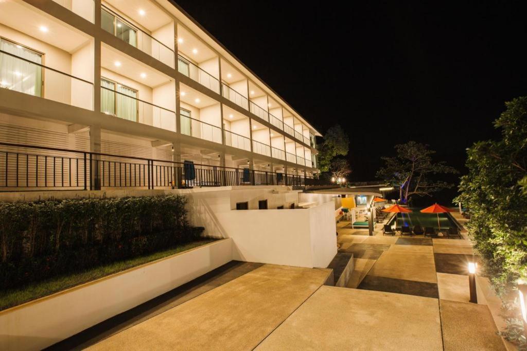 Sunset Beach Club & Spa Haad Rin