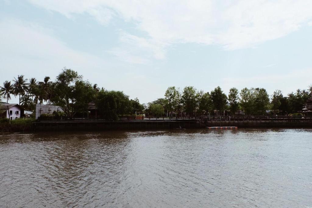 Resort Ruennamyen Amphawa Samut Songkhram