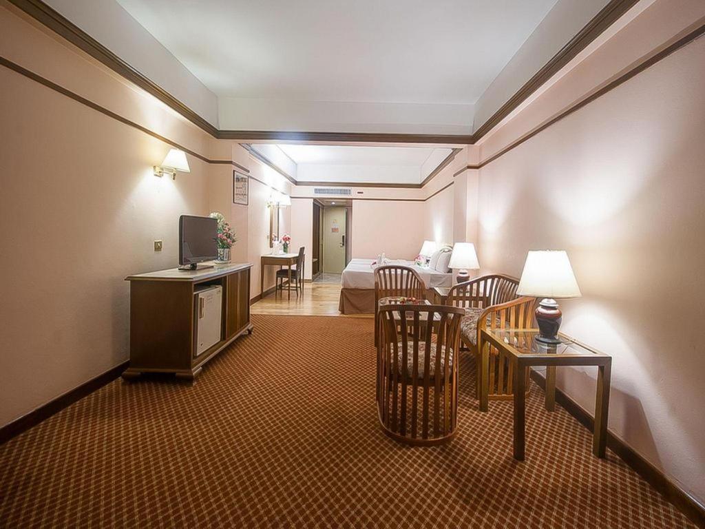 Grand Plaza Hotel
