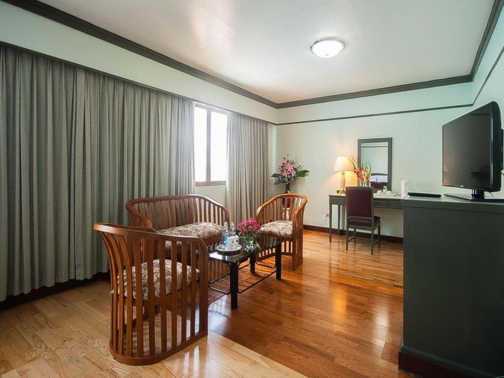 Grand Plaza Hotel