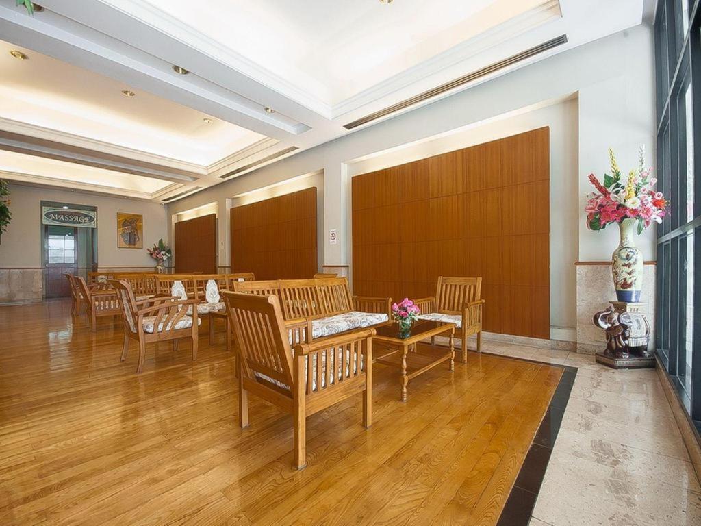 Grand Plaza Hotel 3*