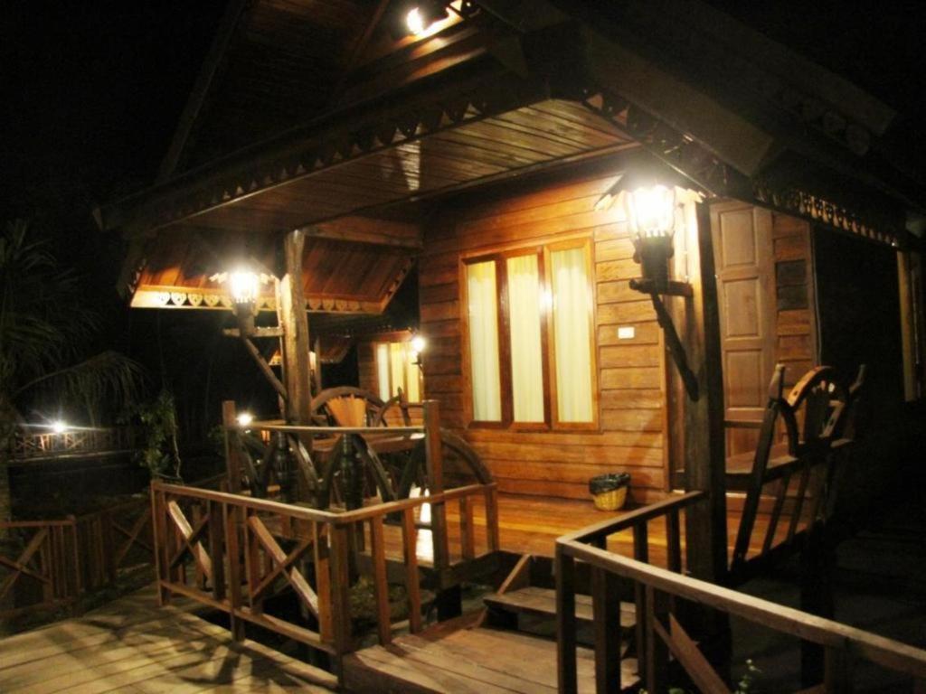 Burilamplai Thung Yai