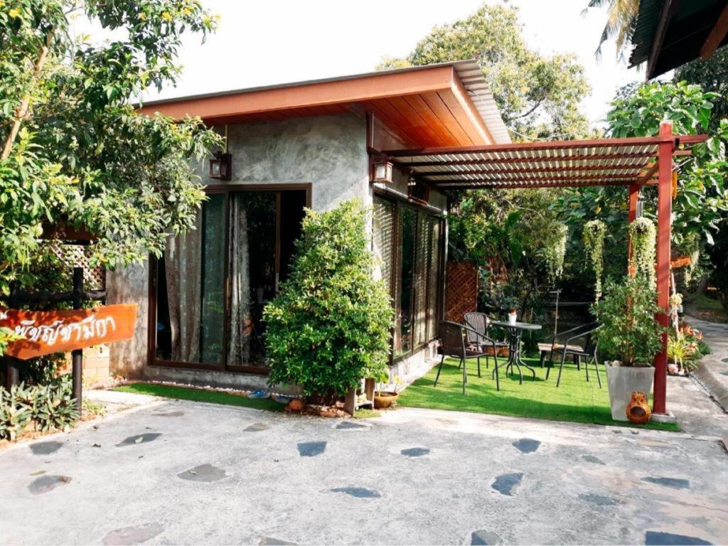Baan Suan Phidchamika Resort 3*