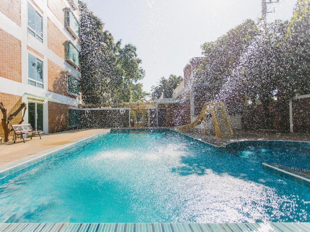 Resort B2 Boutique And Budget 2*