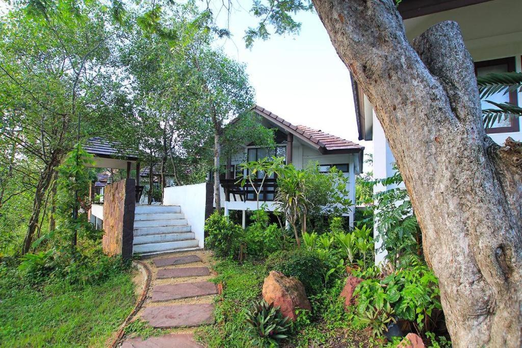 Baan Suan Nuan Ta Samut Songkhram
