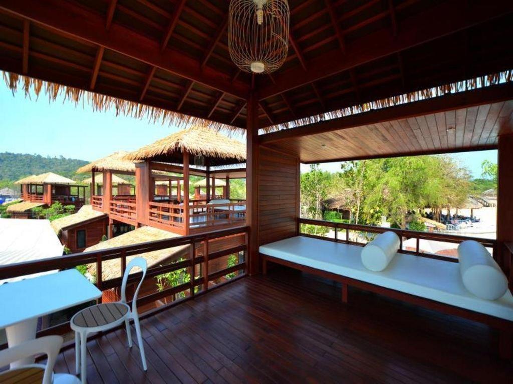 The Blue Sky Resort@ Koh Payam Resort Koh Phayam