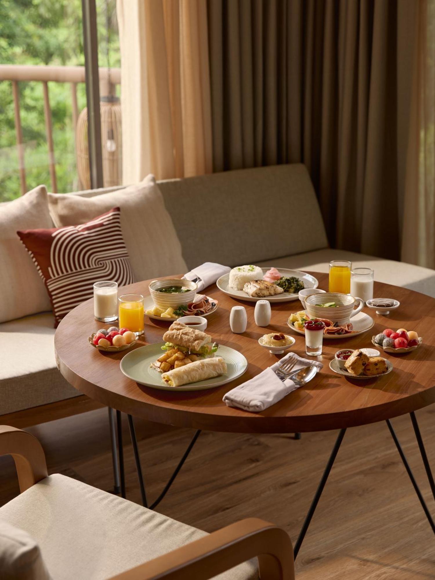 Dusitd2 Khao Yai Mu Si