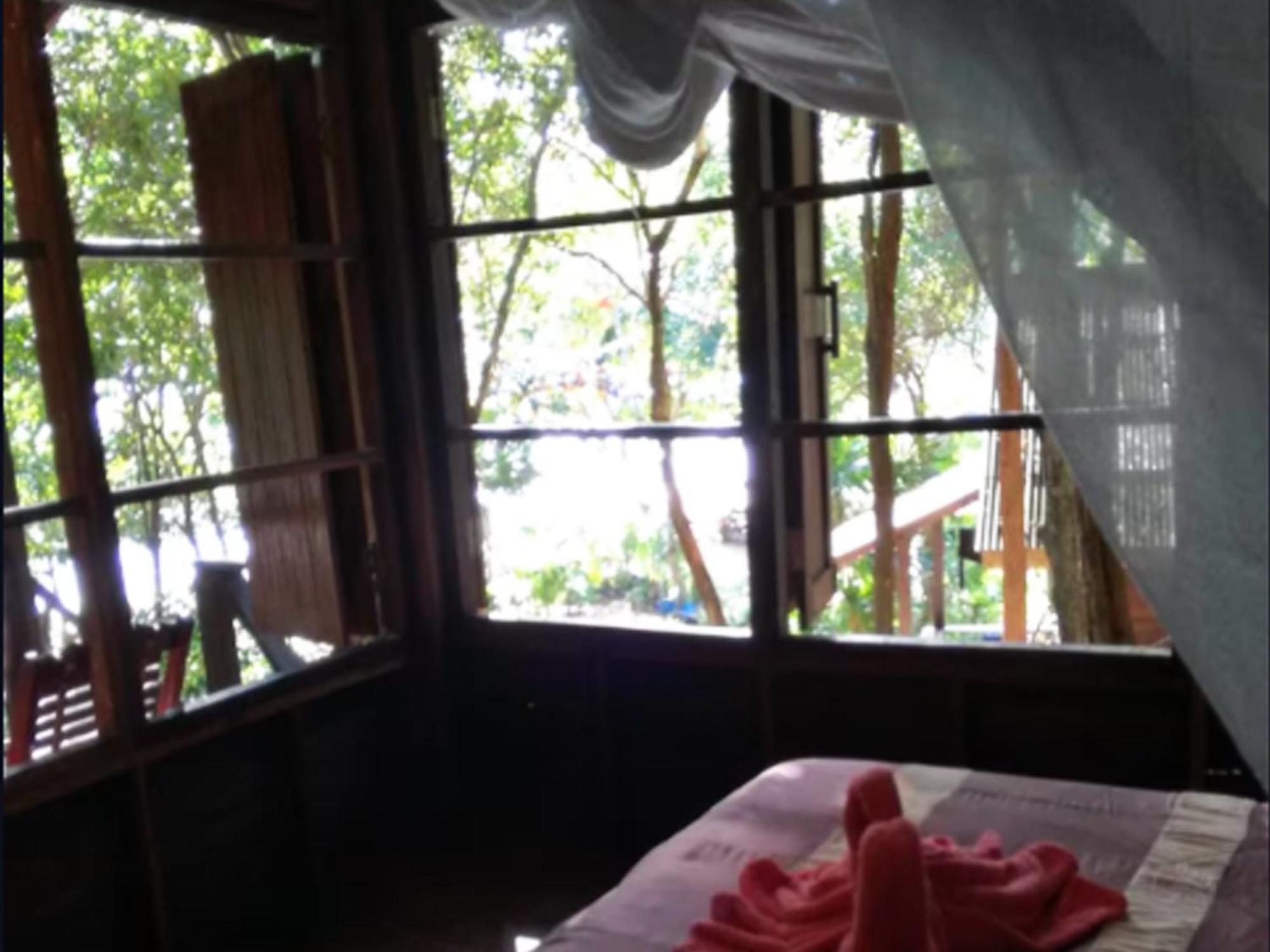 Bonhomie * Koh Jum
