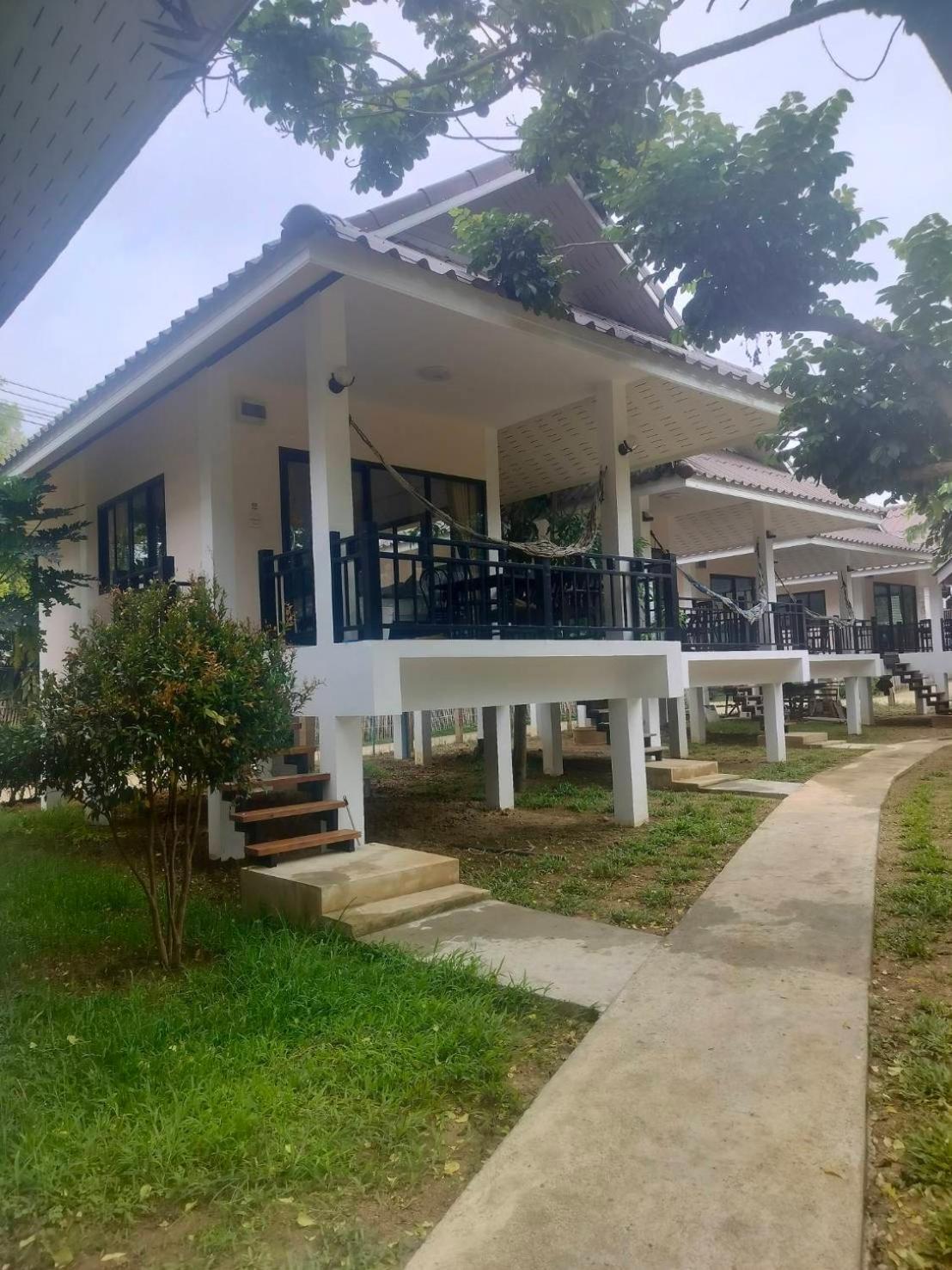 Family Hut Pai