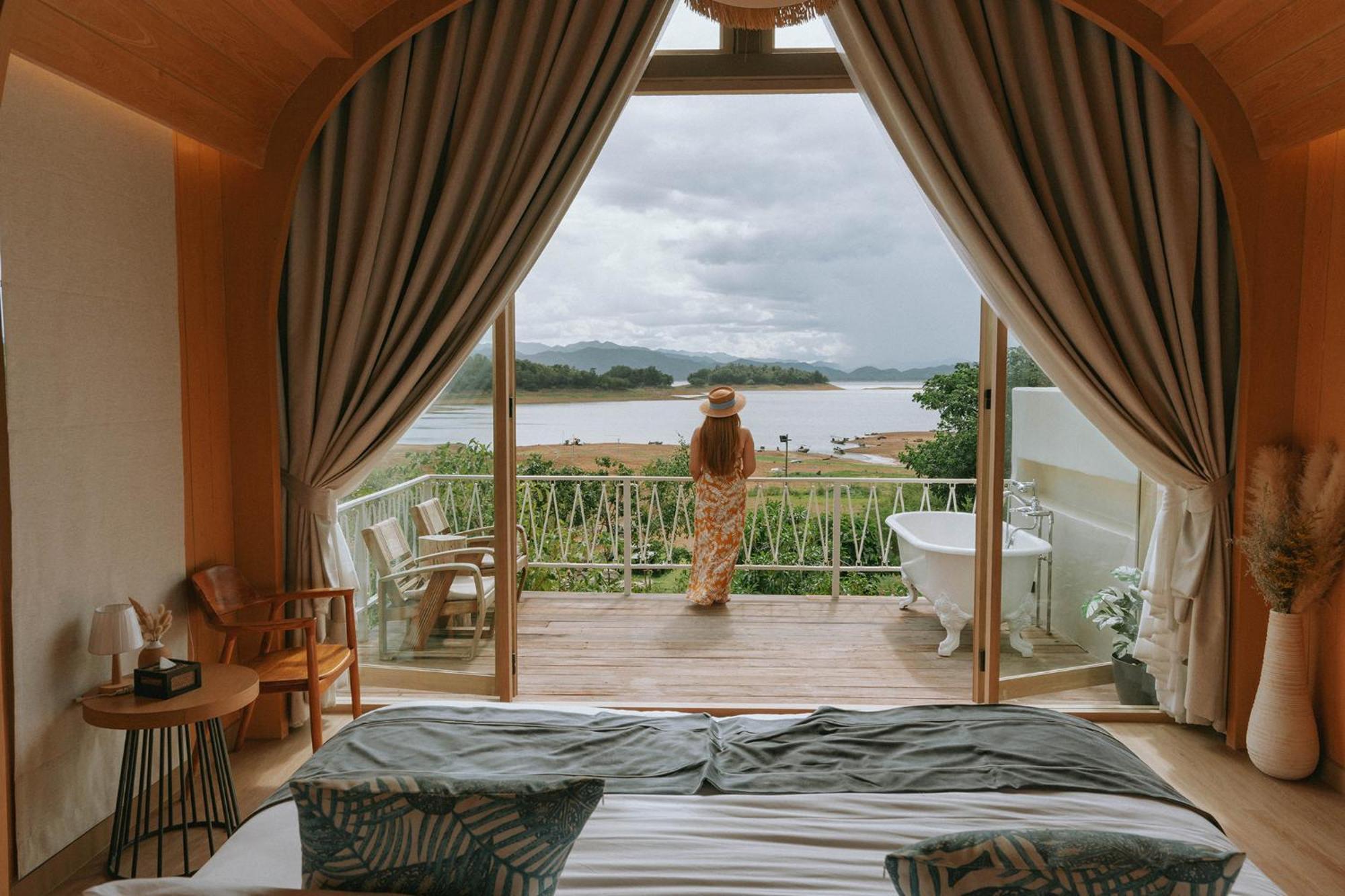 Resort Le La And *