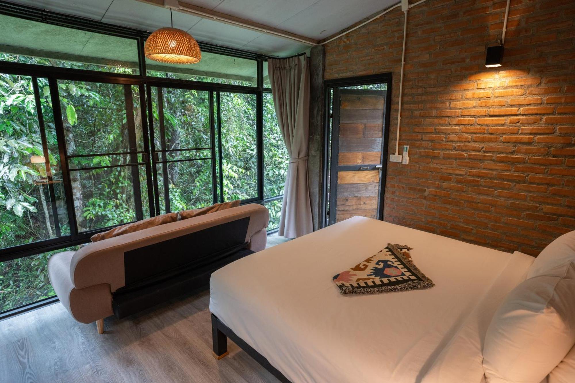 Bee Forest Guest house *