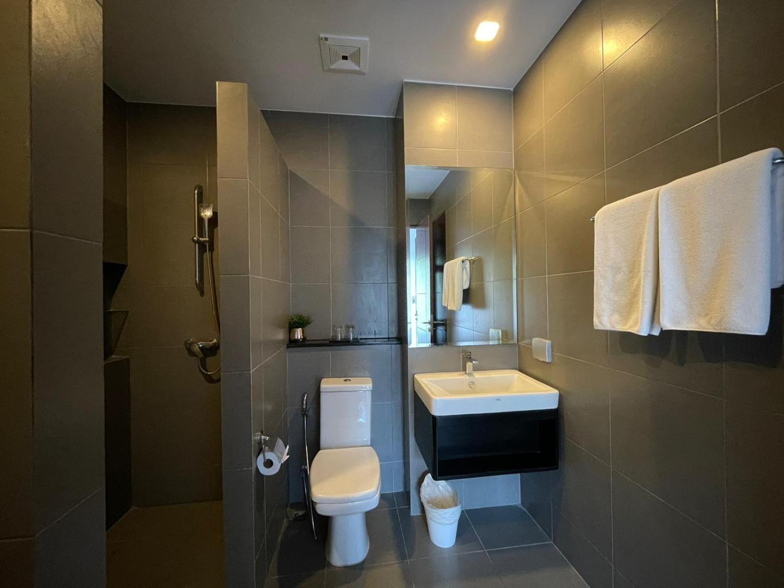 Utopia Naiharn By Fred&com Phuket Hotel Rawai