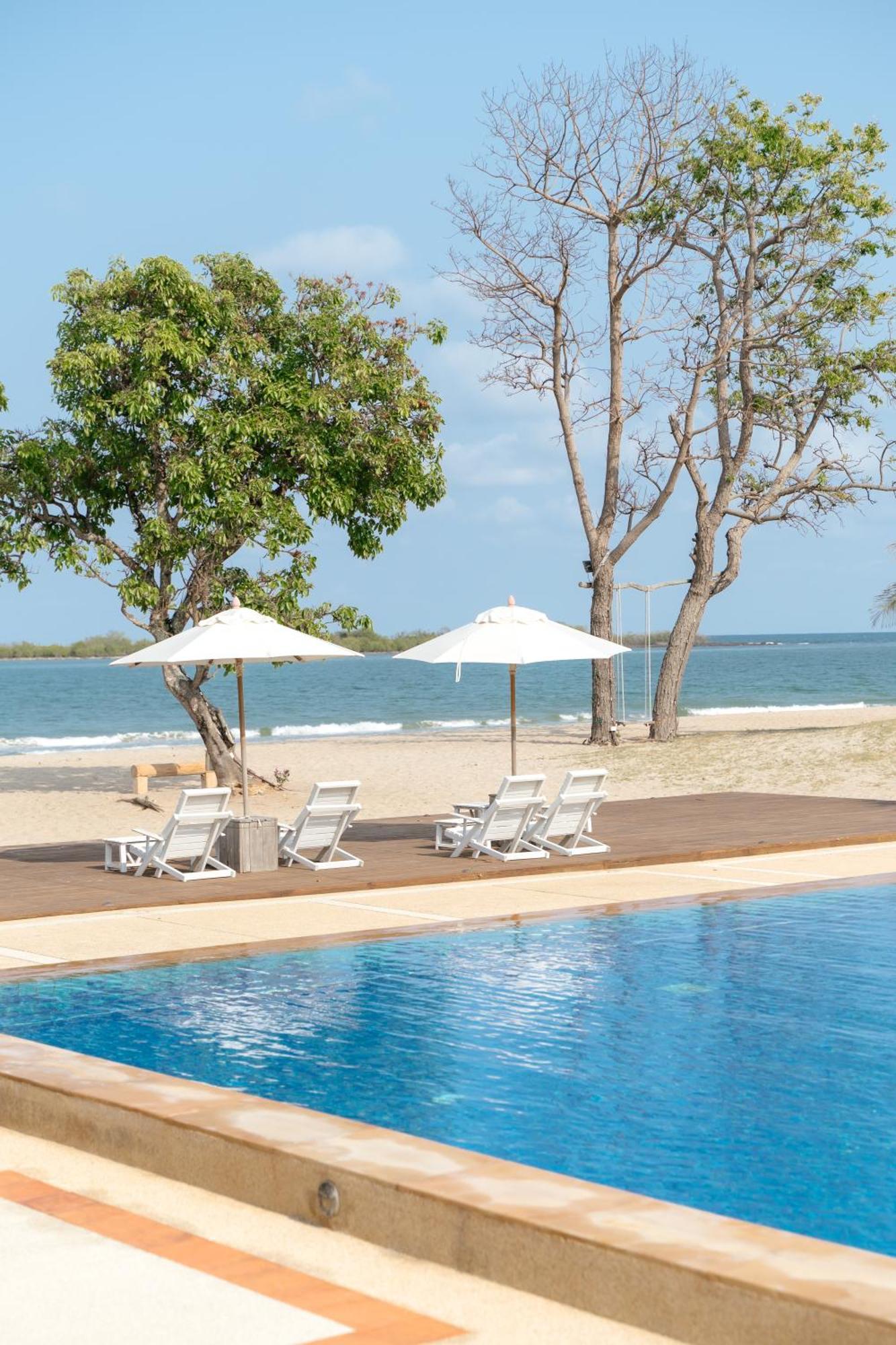 Sirarun Resort Ban Krut (Prachuap Khiri Khan)