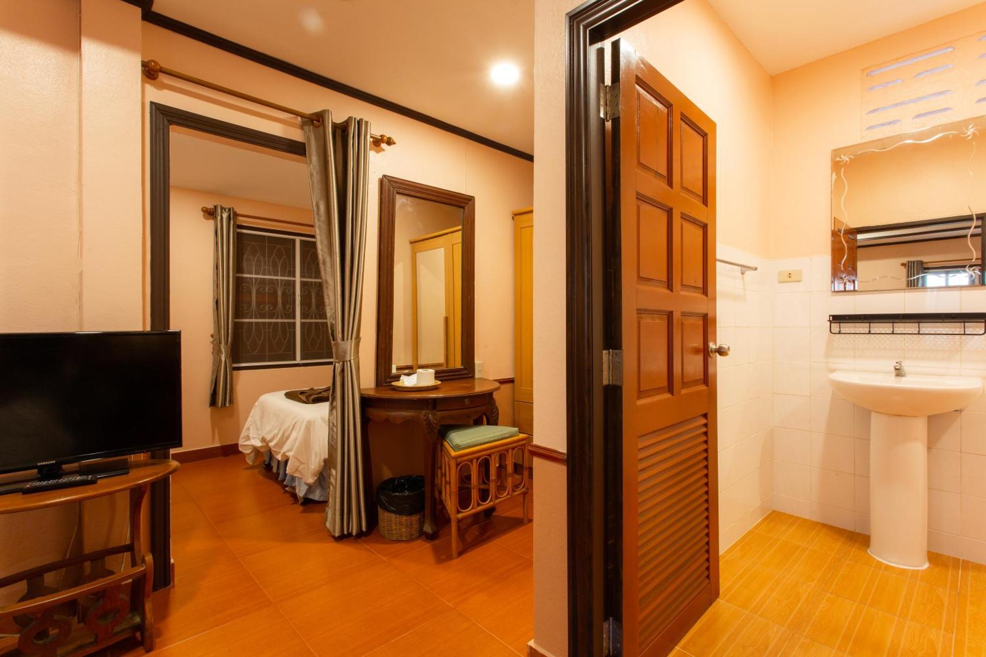 Harry's 3* Mae Nam
