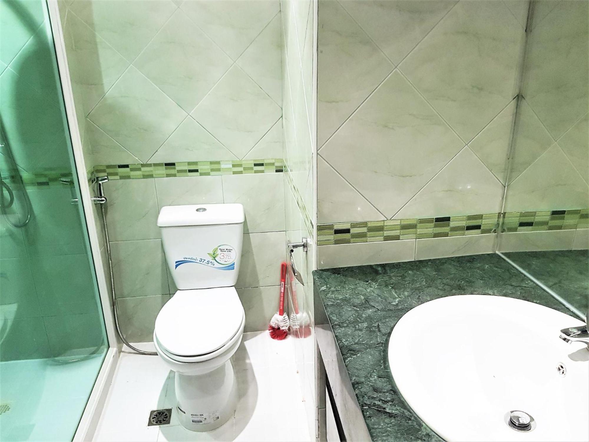 13th Floor Sea View Apartment