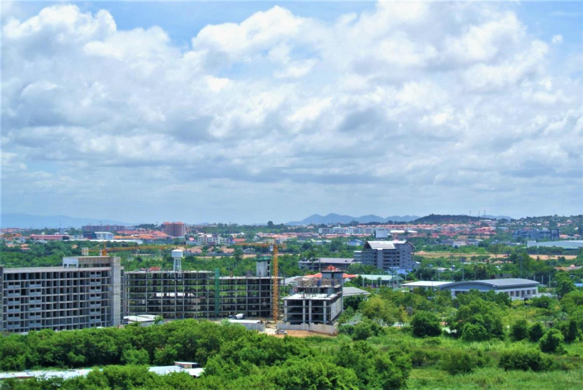 13th Floor Sea View Apartment *