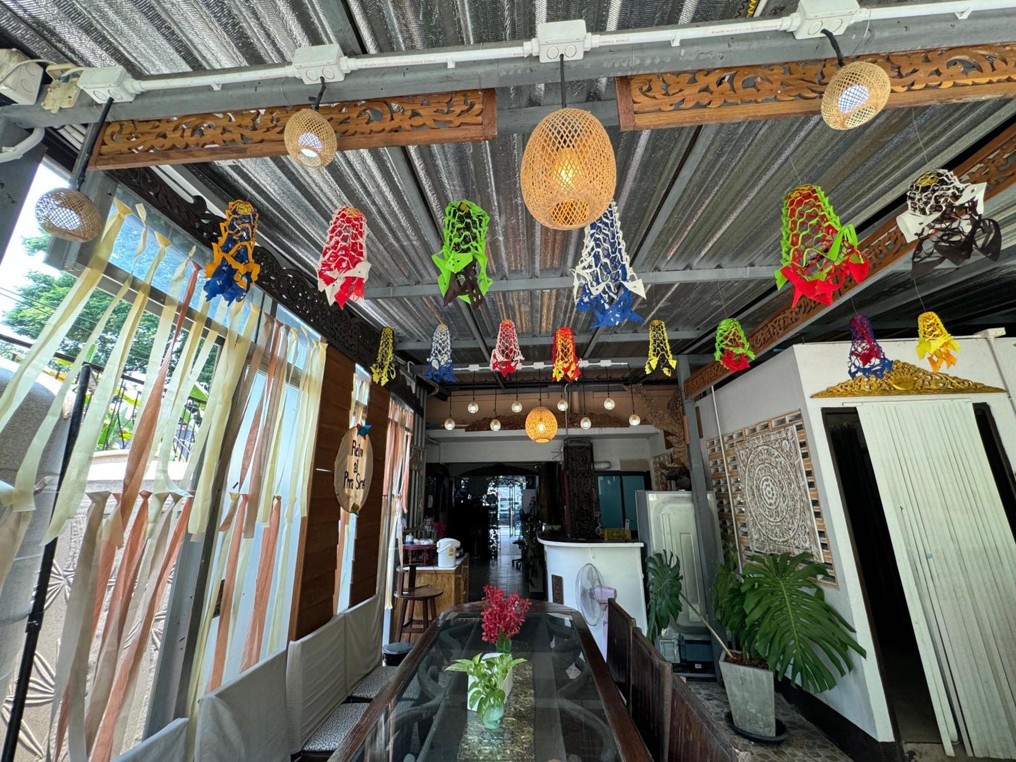 Retro At Phra Sing Guest house