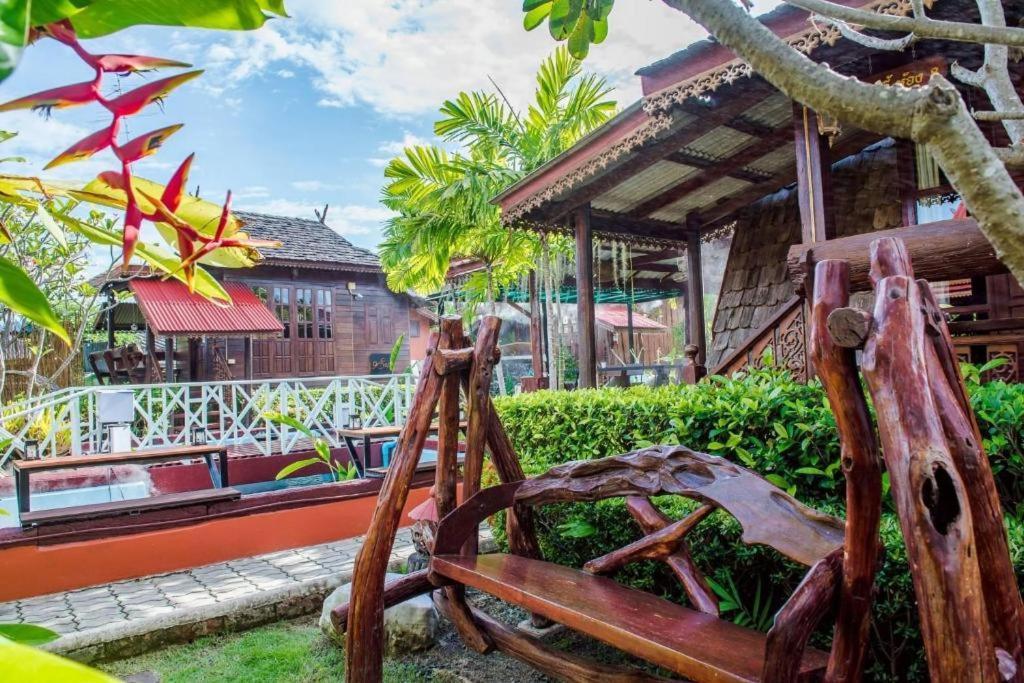 Dang Ky Ploen Tharnnam Resort Ban Nong Khang