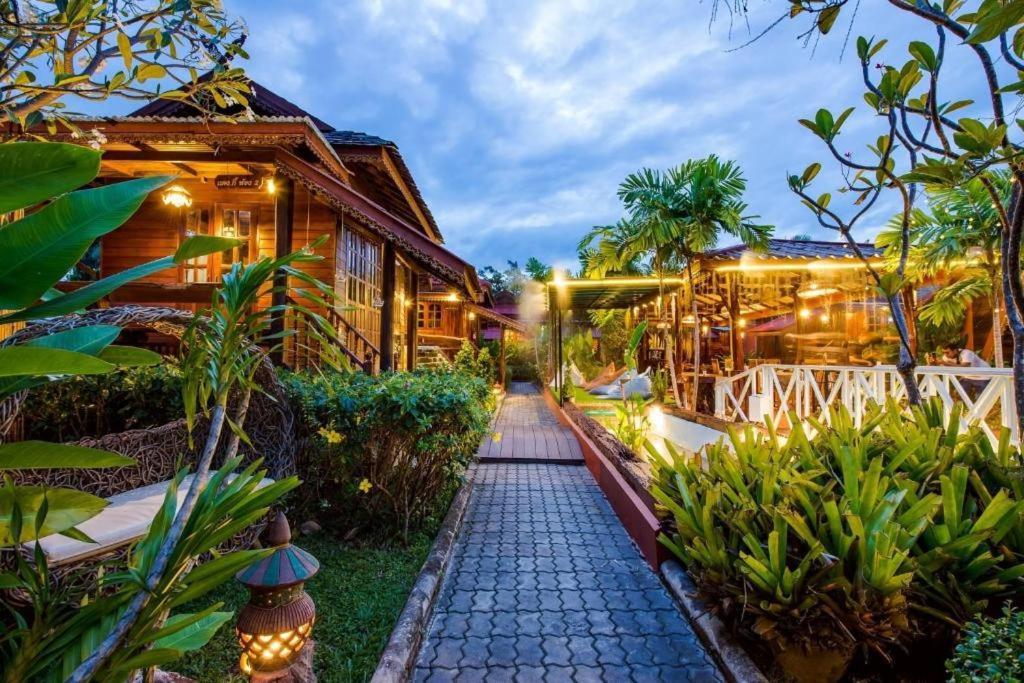 Dang Ky Ploen Tharnnam Resort 2*