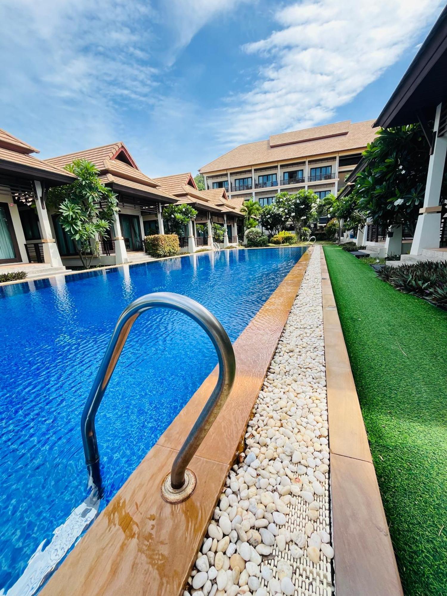 Resort Poolsawat - Sha