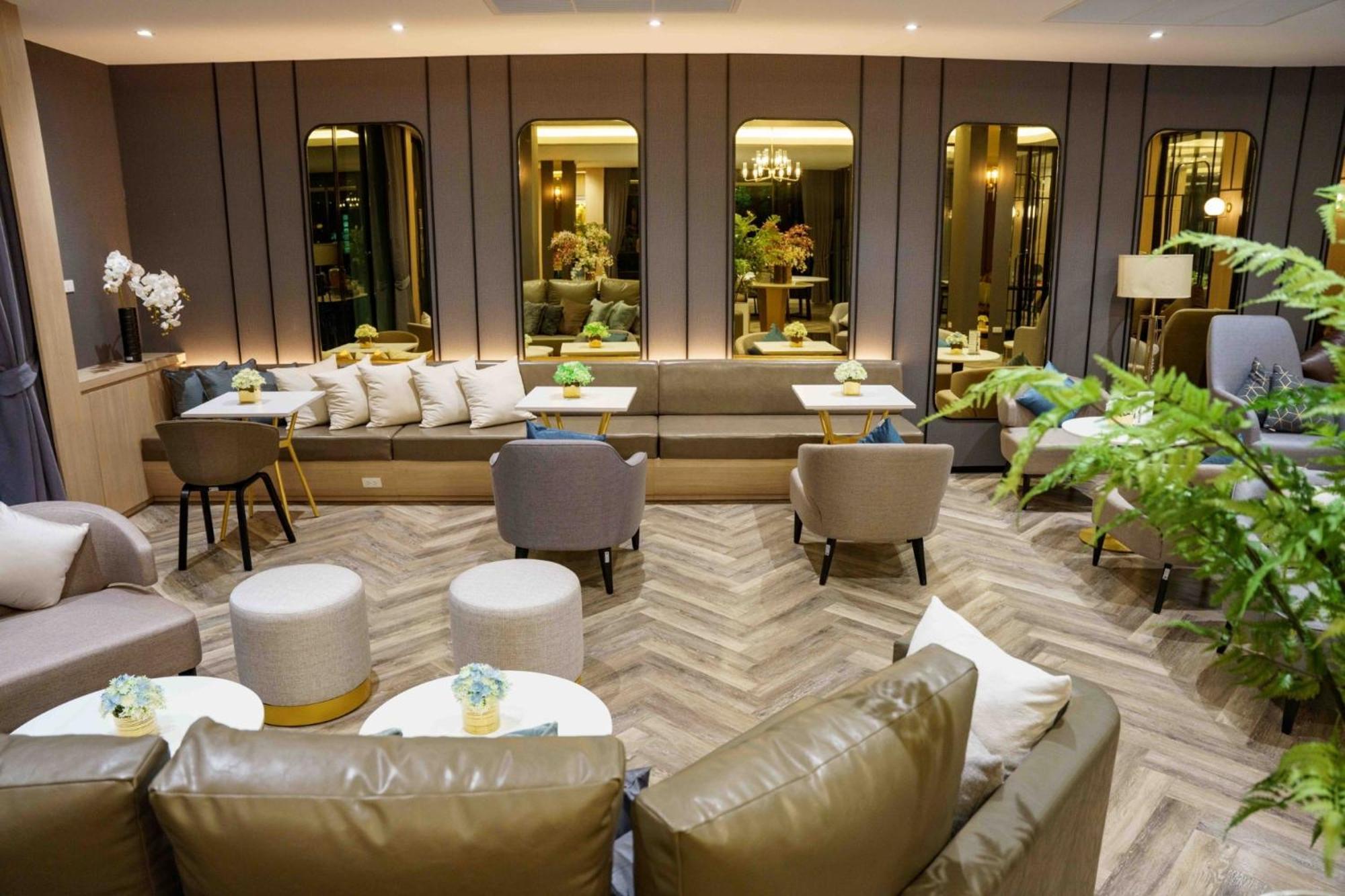 Seastar And Service Hotel