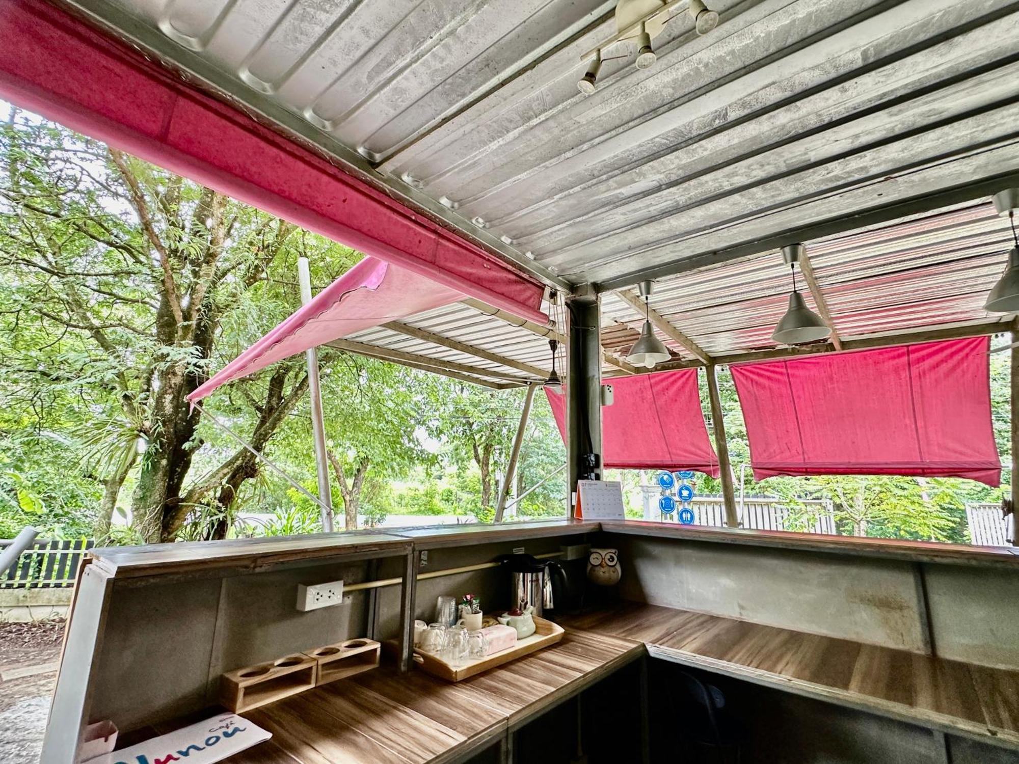 Nunou Cafe Resort *