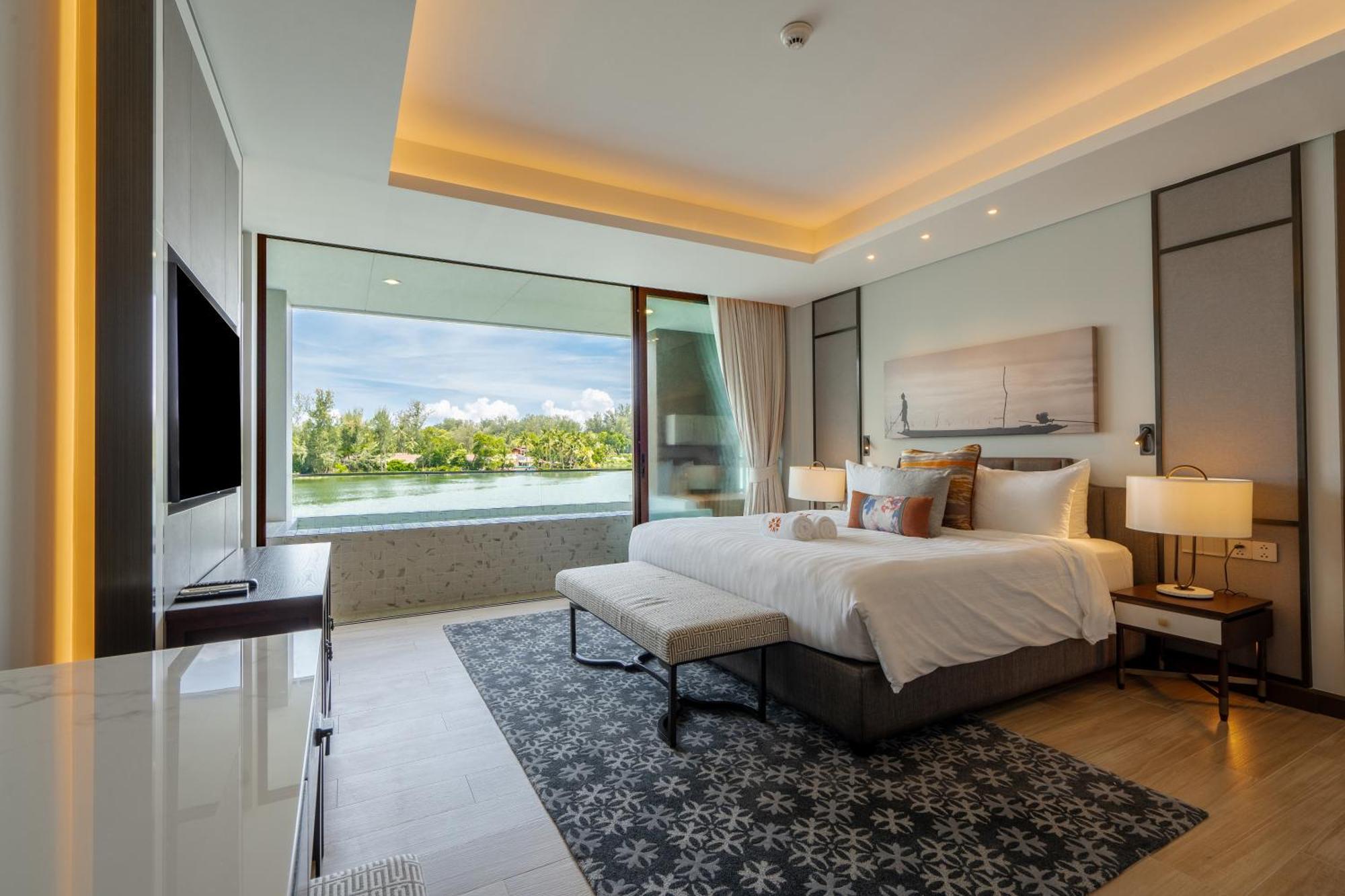 Luxury In The Laguna Near The Apartment *