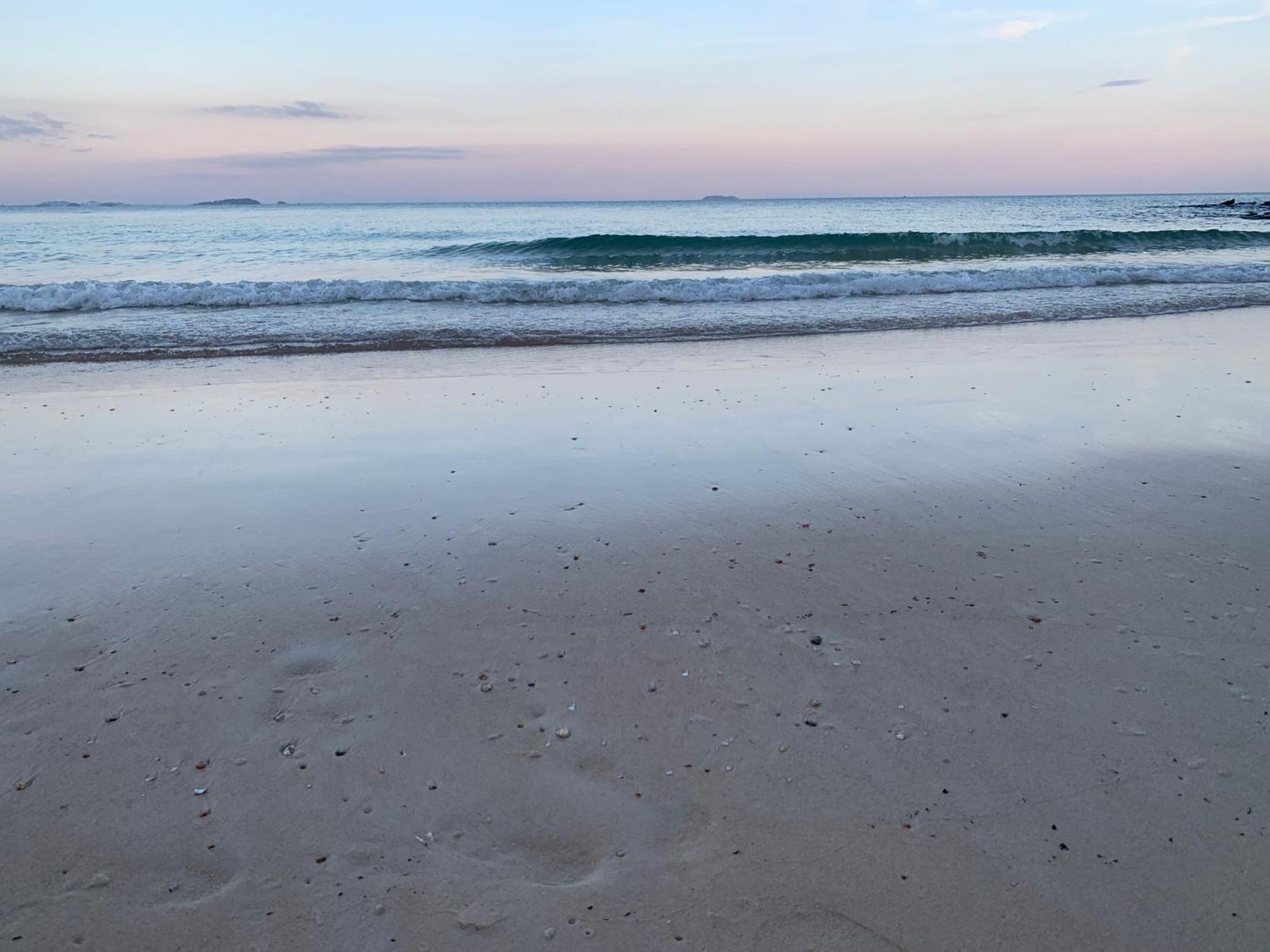ลุงดำฮัทบีช * Koh Samet