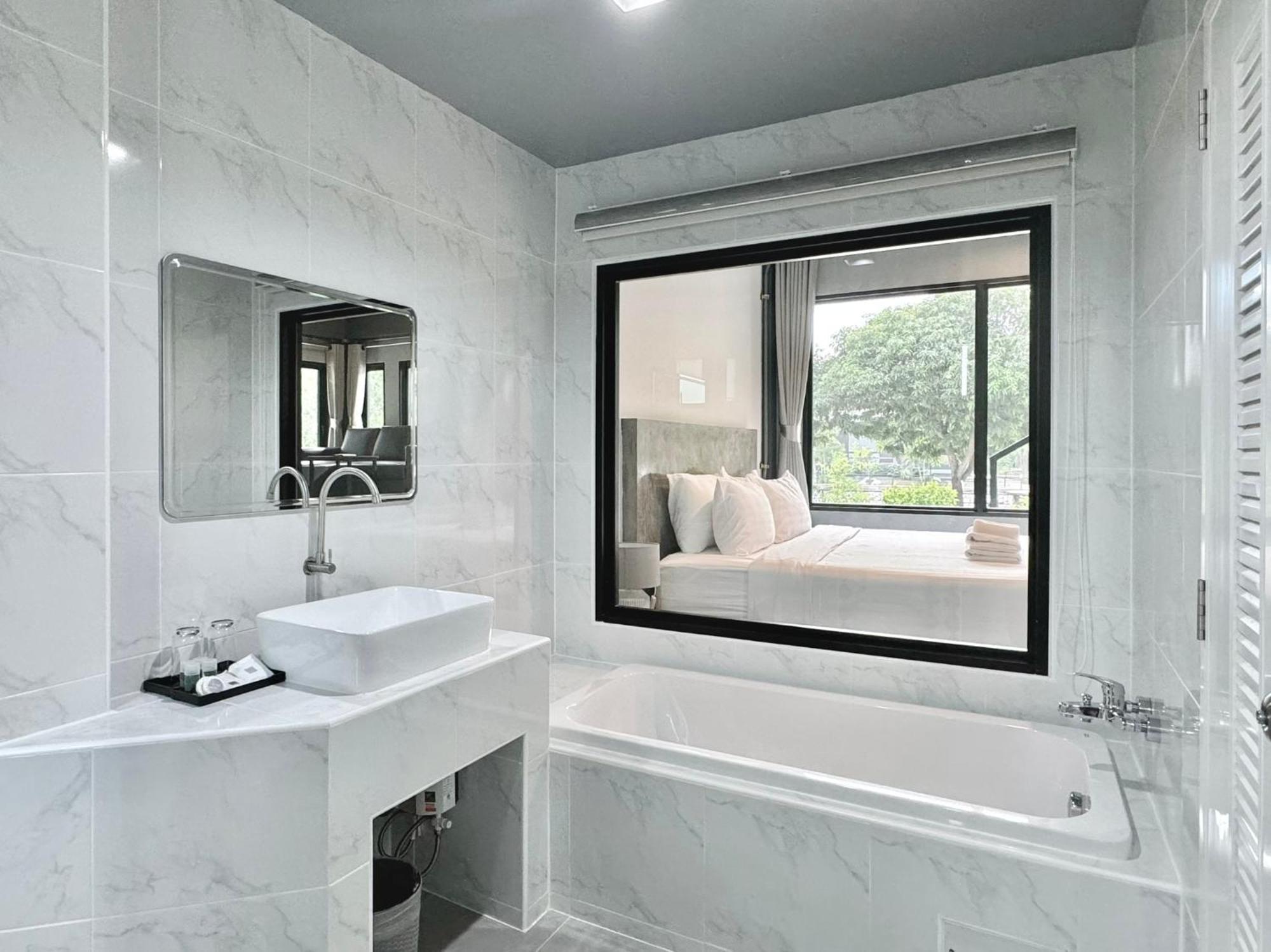 Midtown 3*