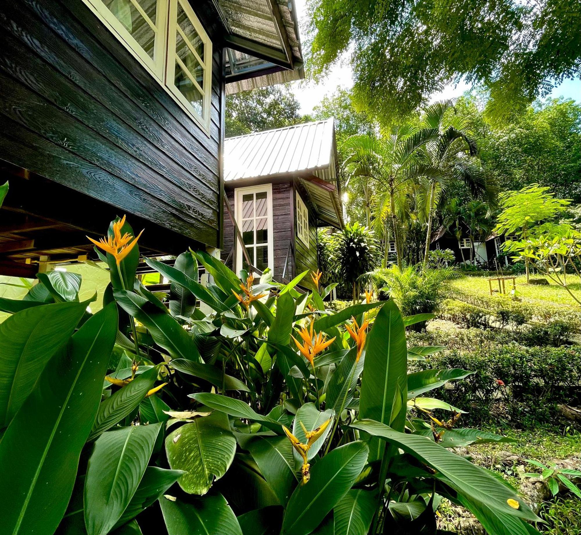 Vanara Resort *