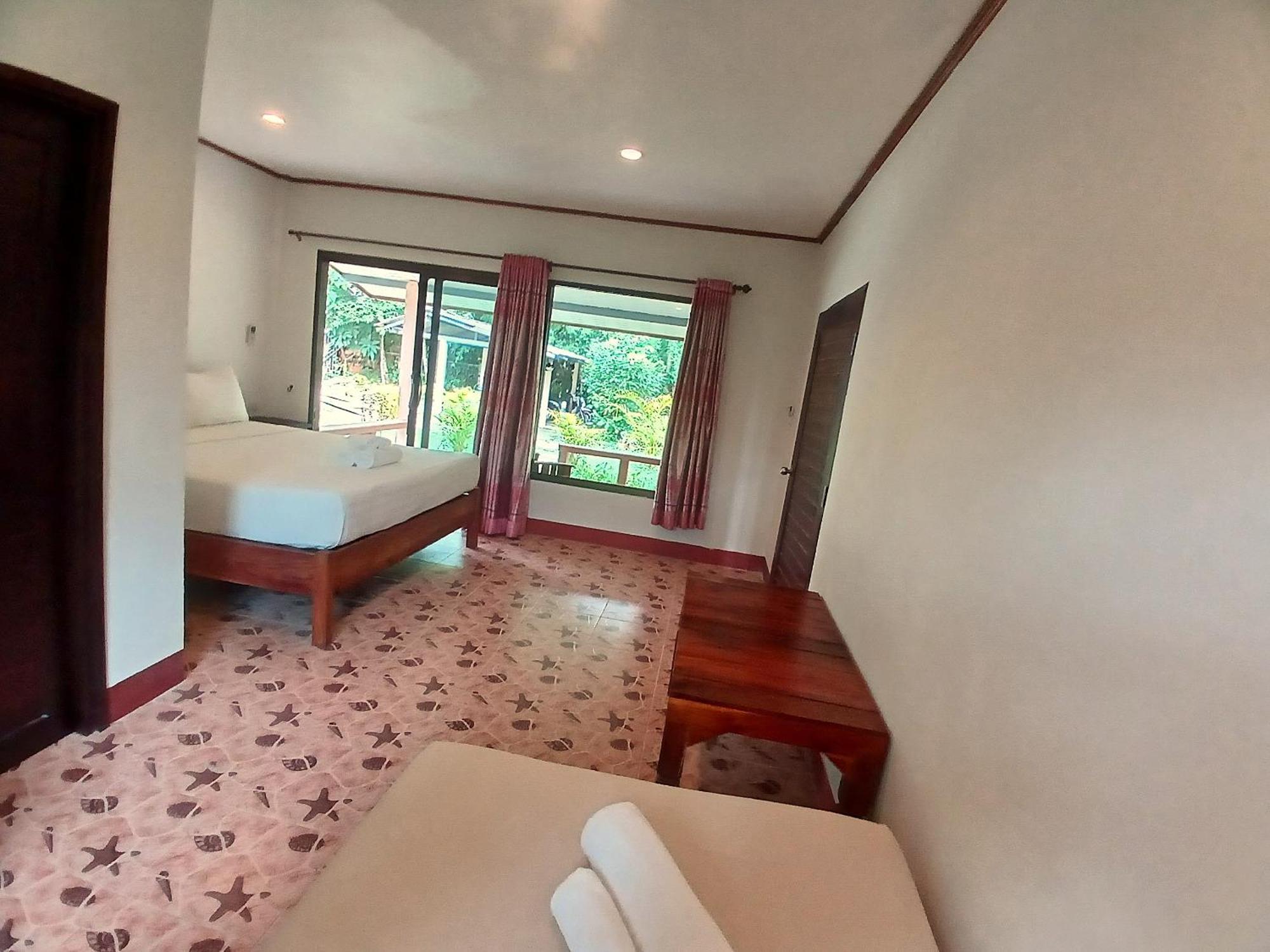 Baan Long Lodge Koh Lanta