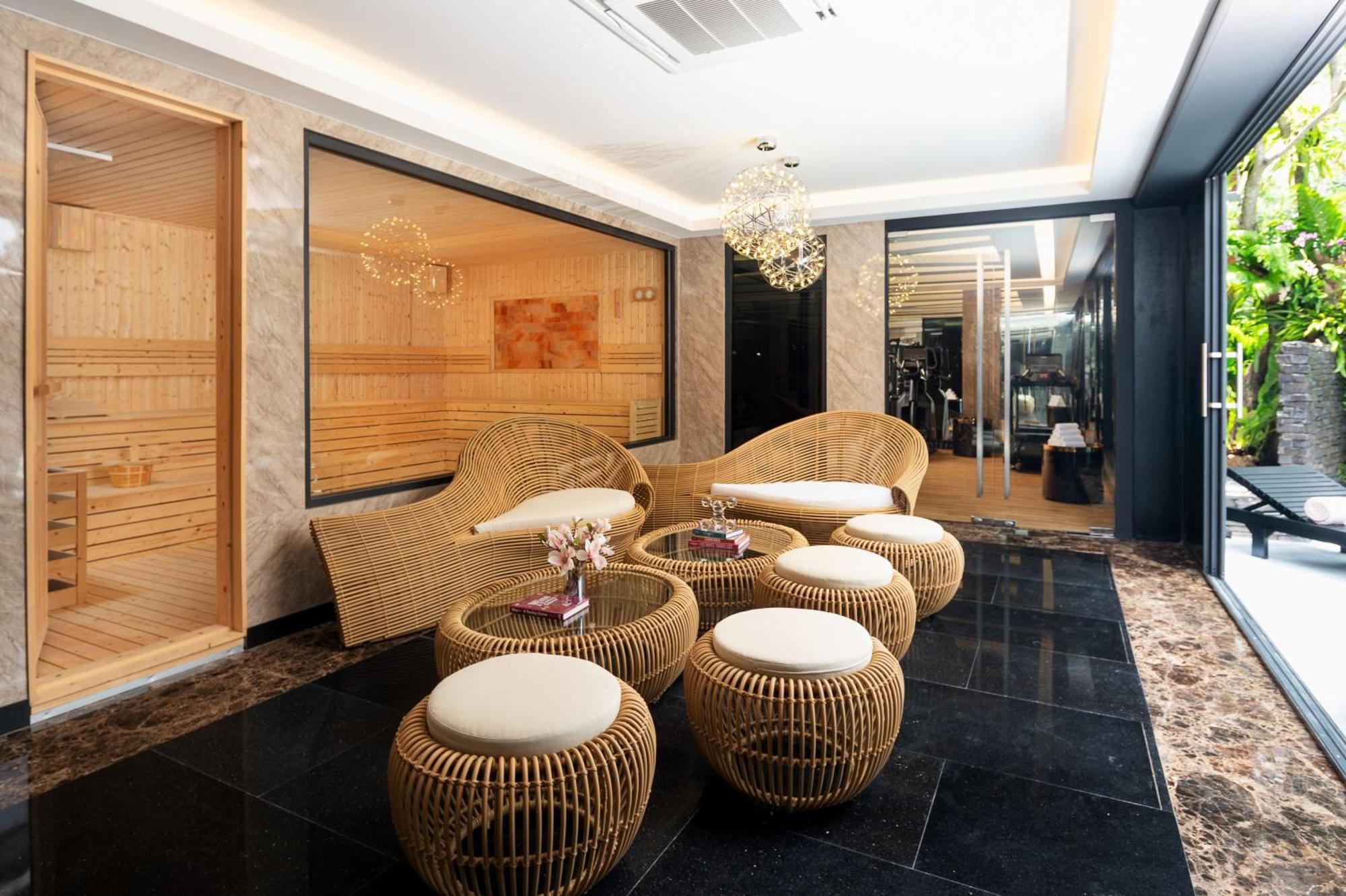 Hotel The Gems Mining Pool Pattaya Nong Prue