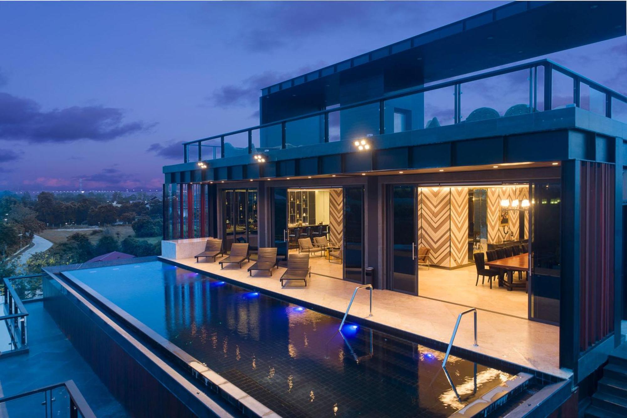 The Gems Mining Pool Pattaya Hotel