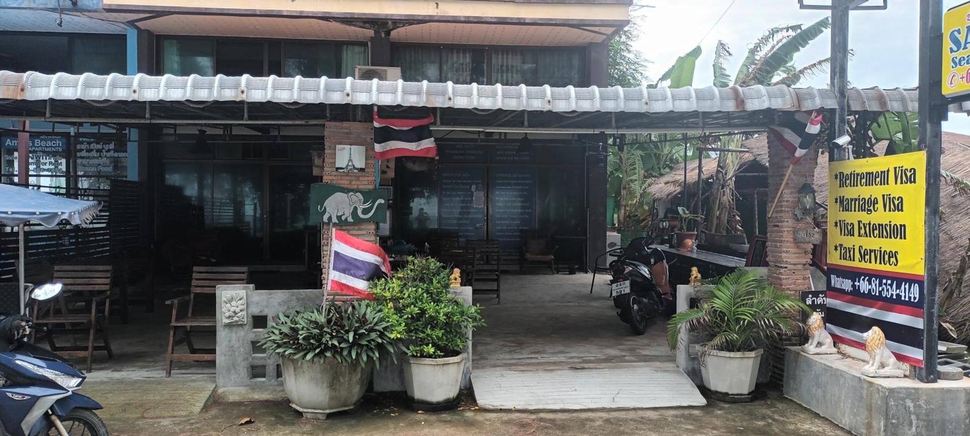 Apartment Sammy Seaview: Beachfront Golden Elephant At Mae Ramphueng Rayong
