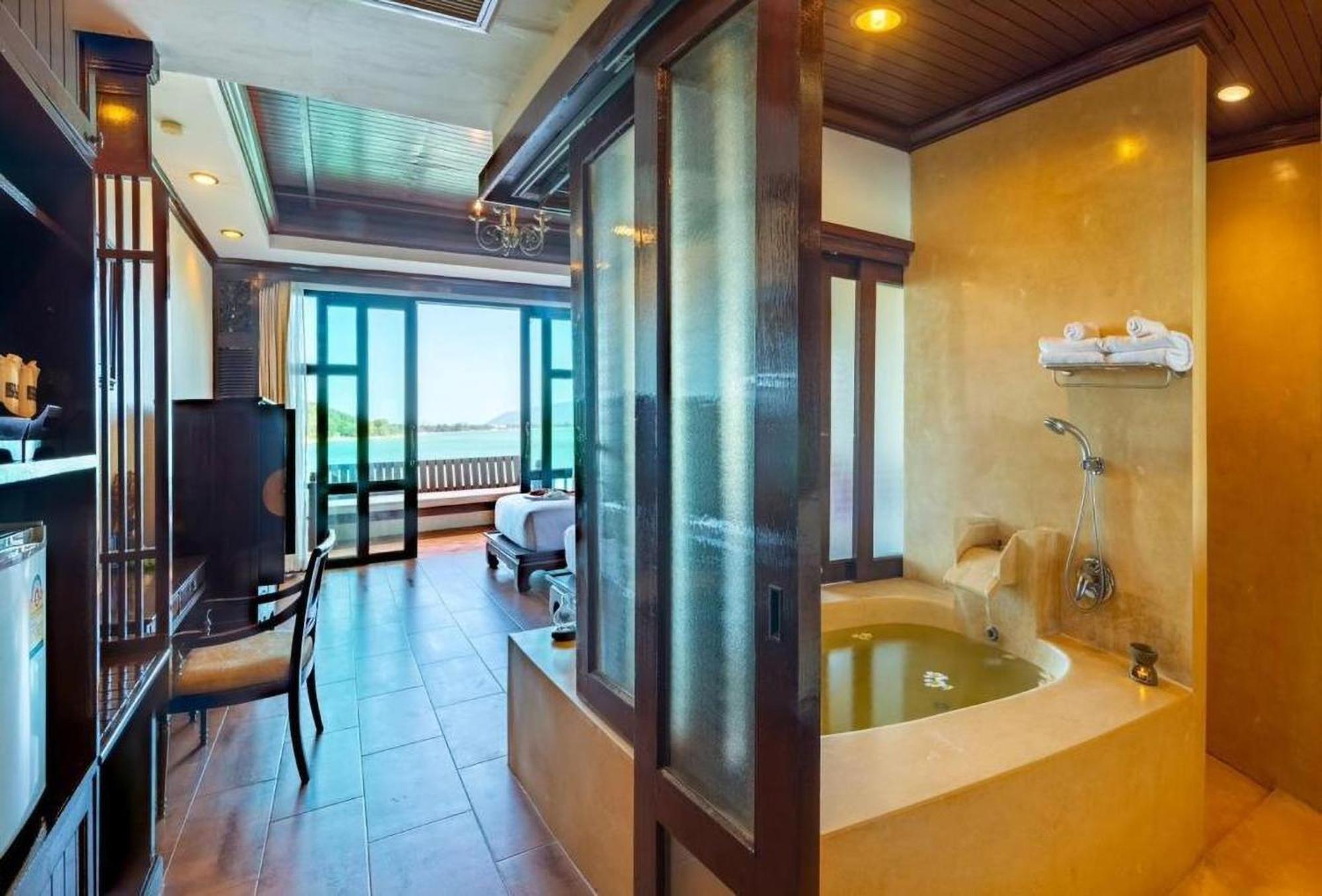 Racha Kiri & Spa, Khanom