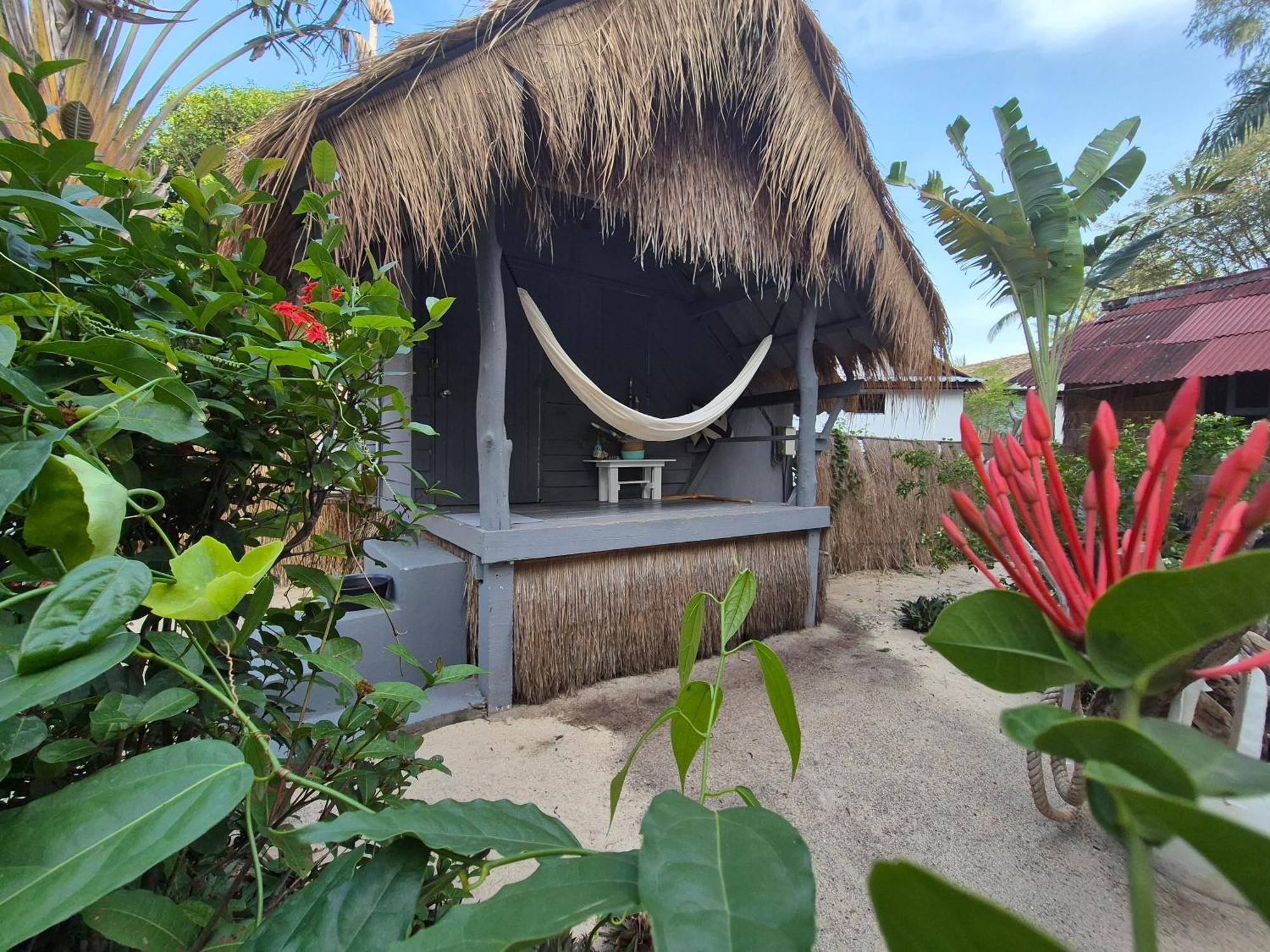 Resort Sea Bar & Baan Tai