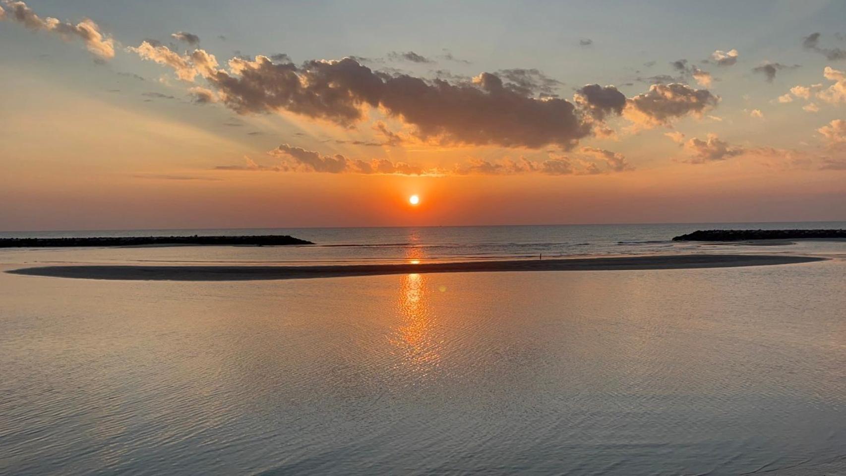 หาดช้างเผือกเจ้าสำราญ Chang Phueak Chao Samran Haad Chao Samran