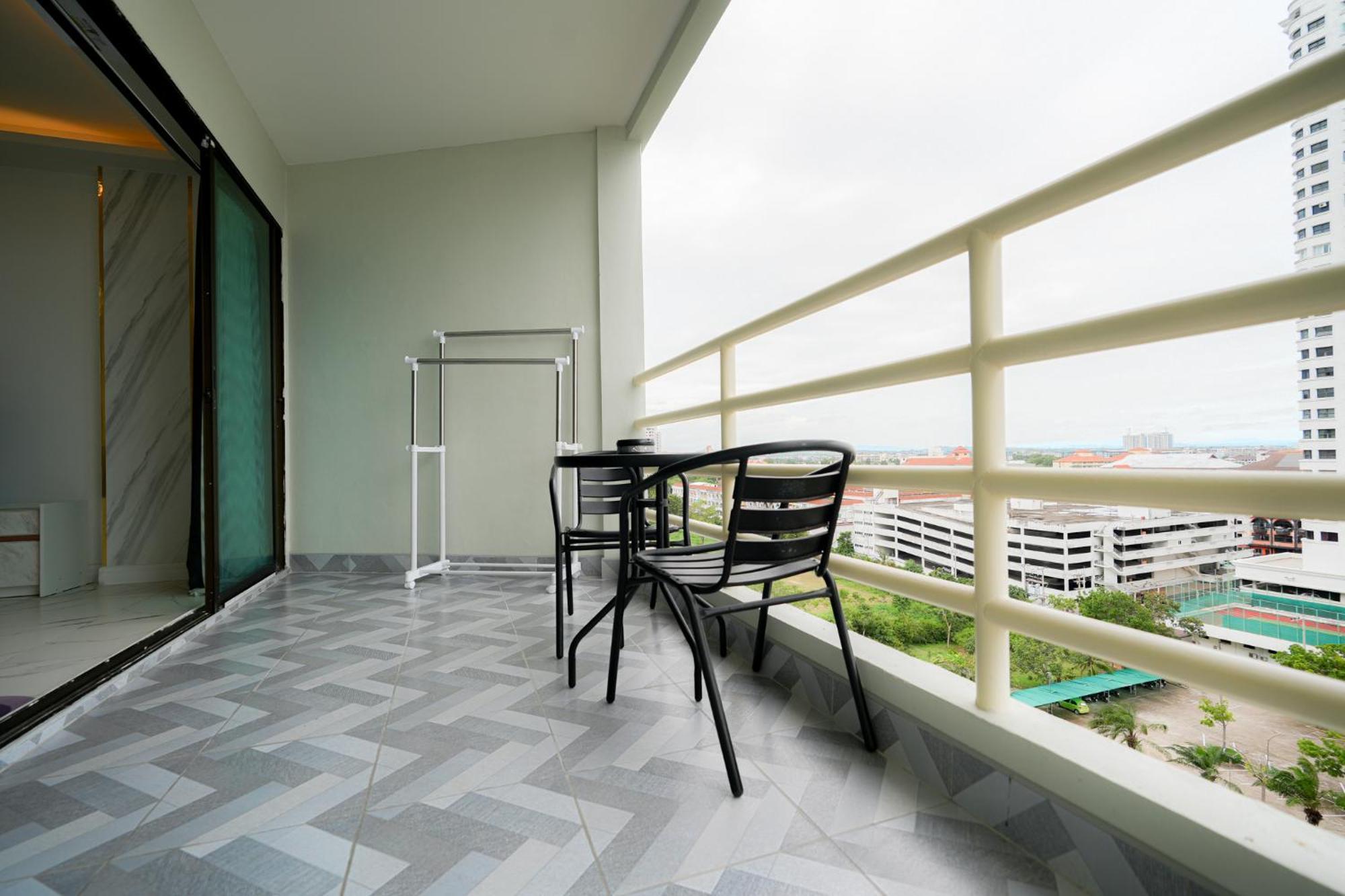 Apartment Jomtien Seaview At View Talay 5 ,big Pool *