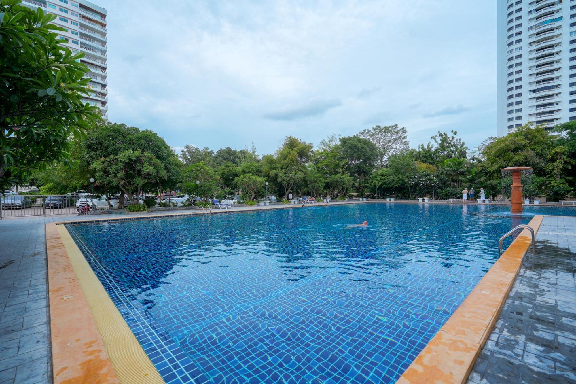 Apartment Jomtien Seaview At View Talay 5 ,big Pool