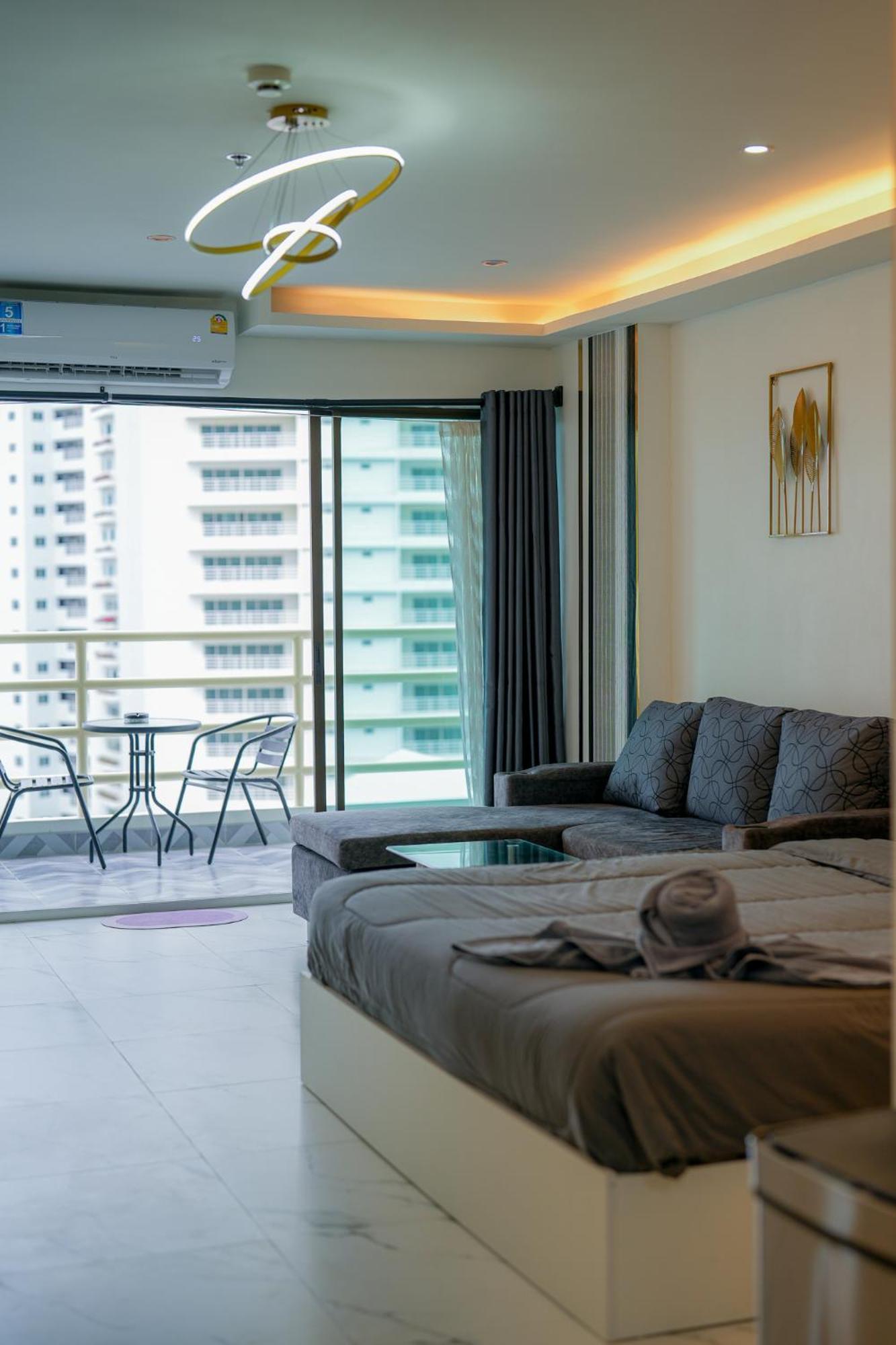 Apartment Jomtien Seaview At View Talay 5 ,big Pool Pattaya