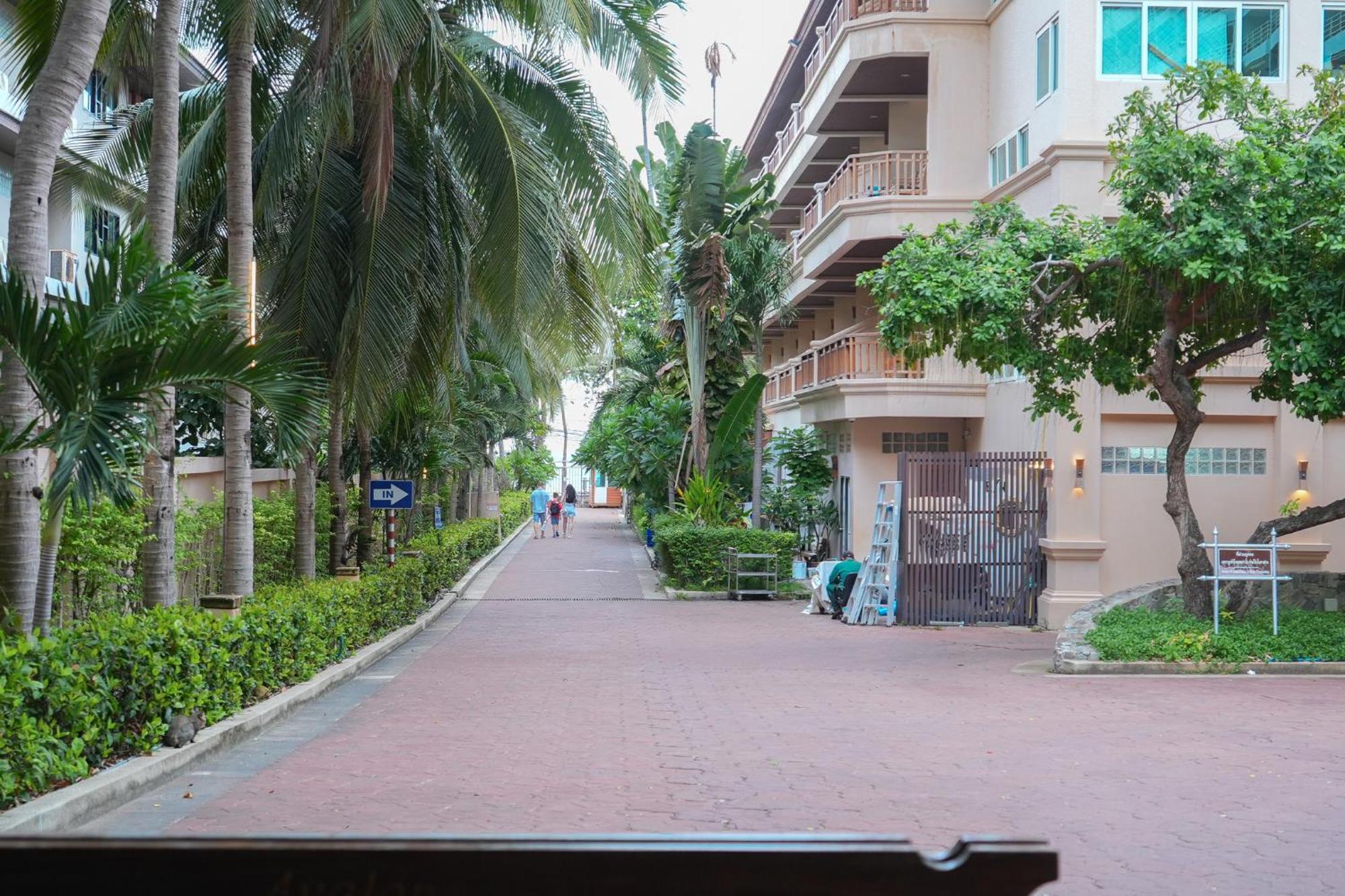 Jomtien Seaview At View Talay 5 ,big Pool * Pattaya