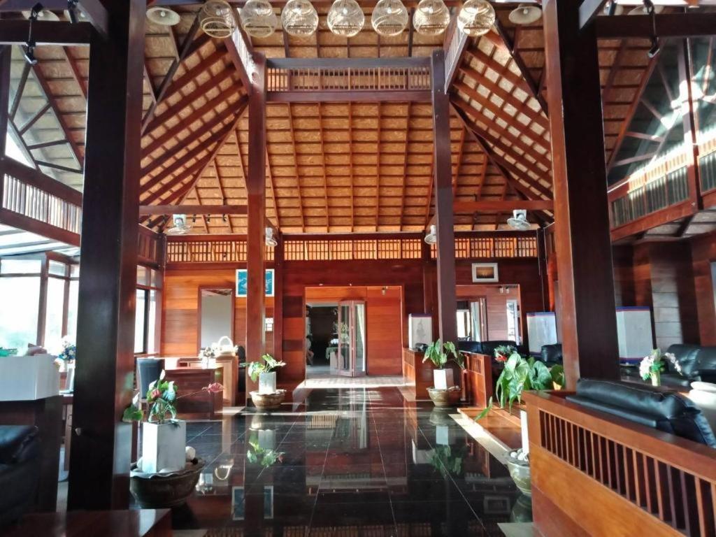Khanom 3*