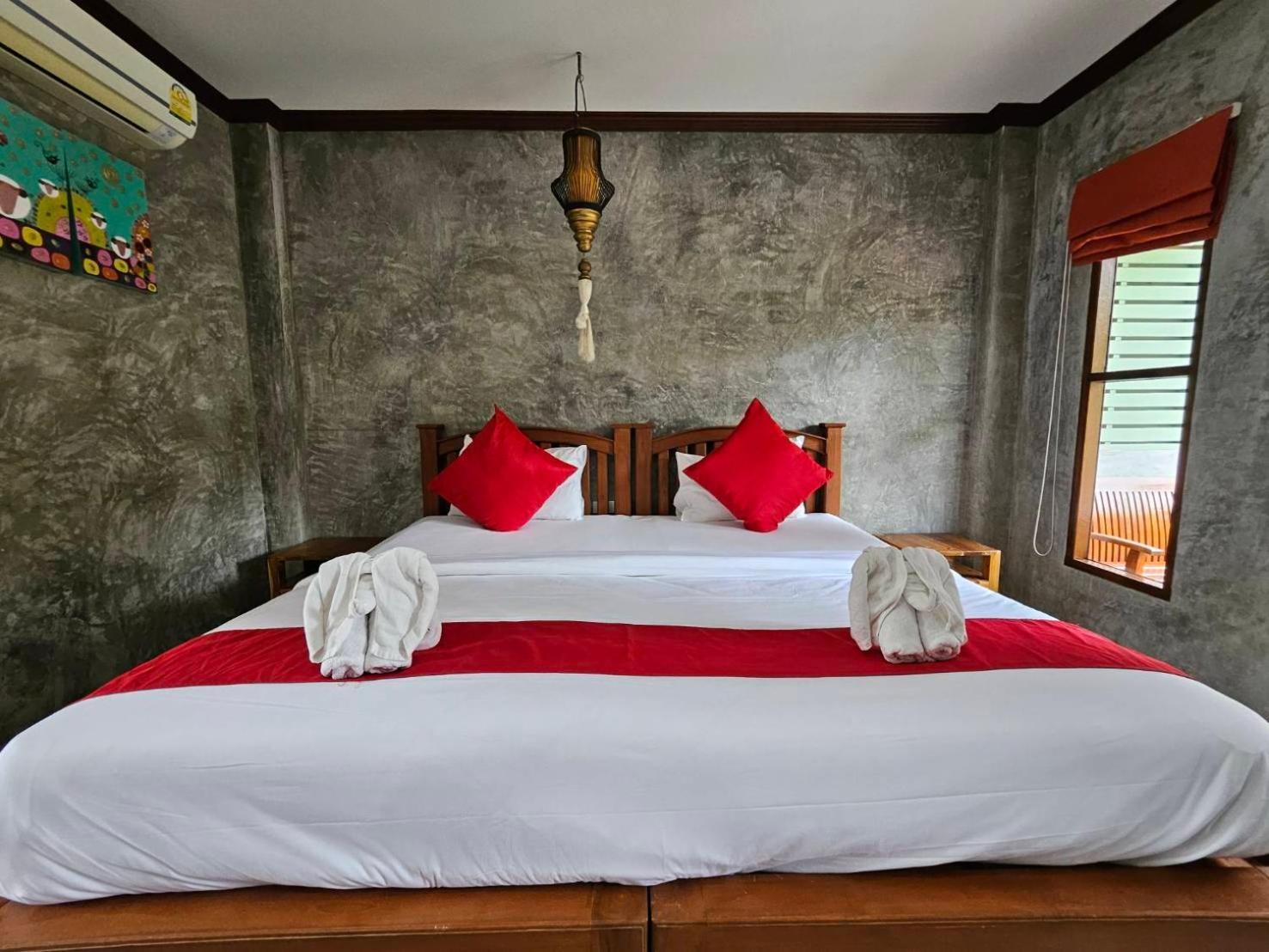 Araya Boutique Thongsala