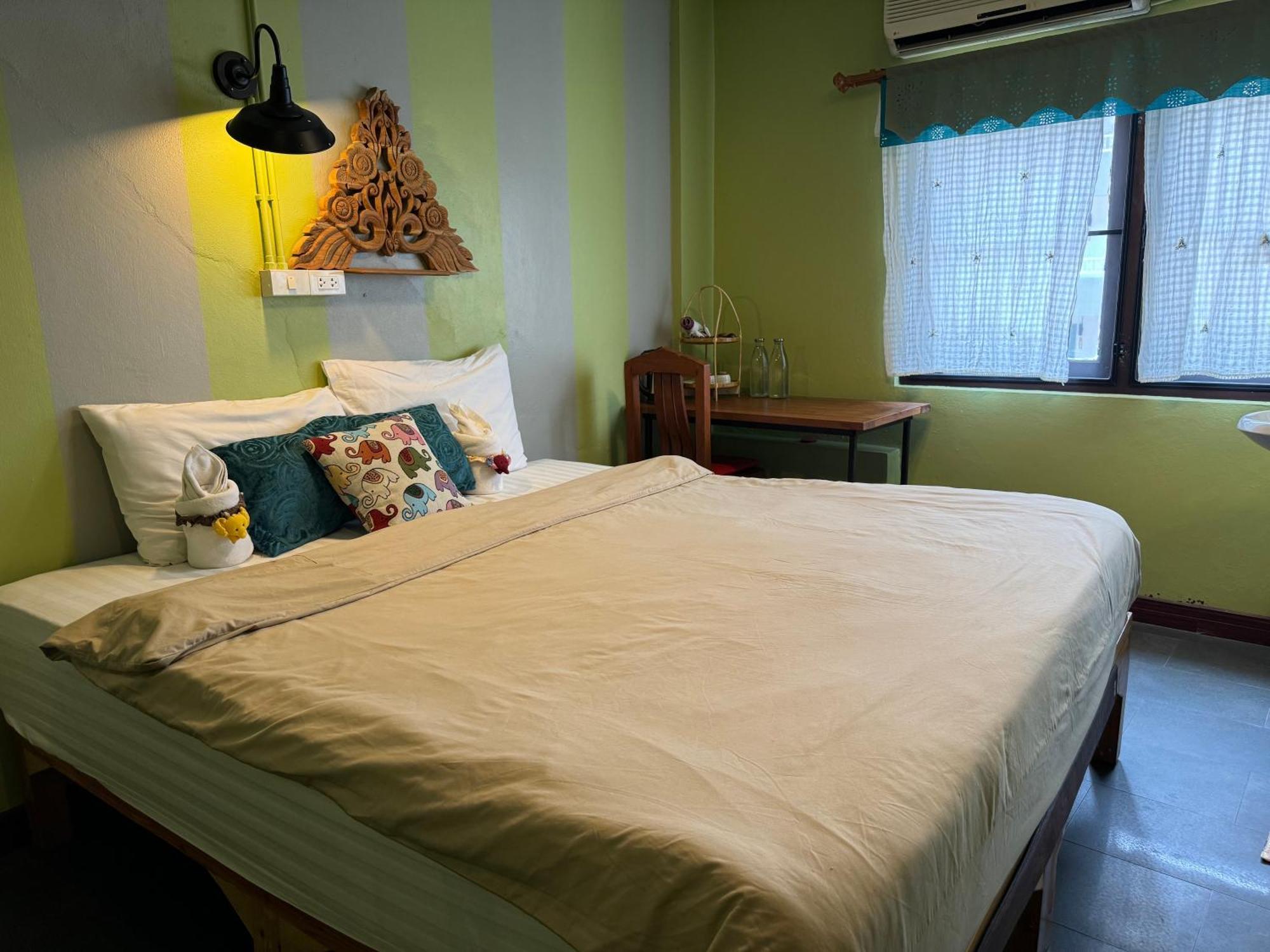 Guest house Retro At Phra Sing Chiang Mai