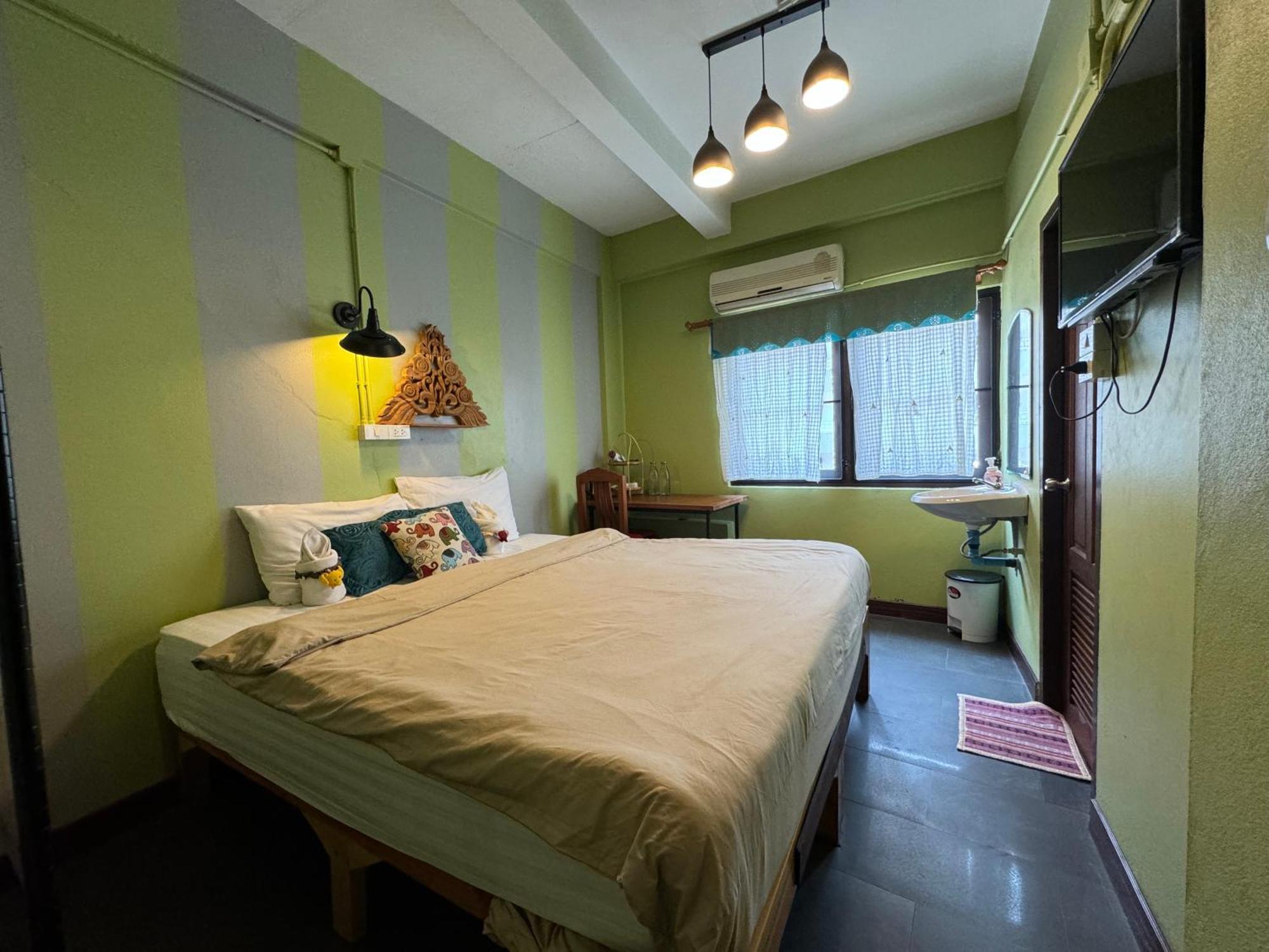 Guest house Retro At Phra Sing Chiang Mai