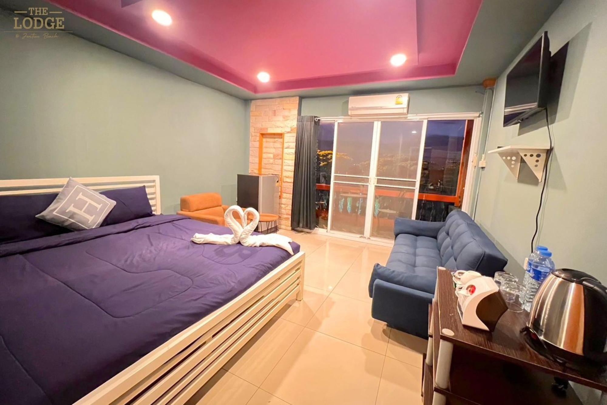 Hotel The Jomtien 9