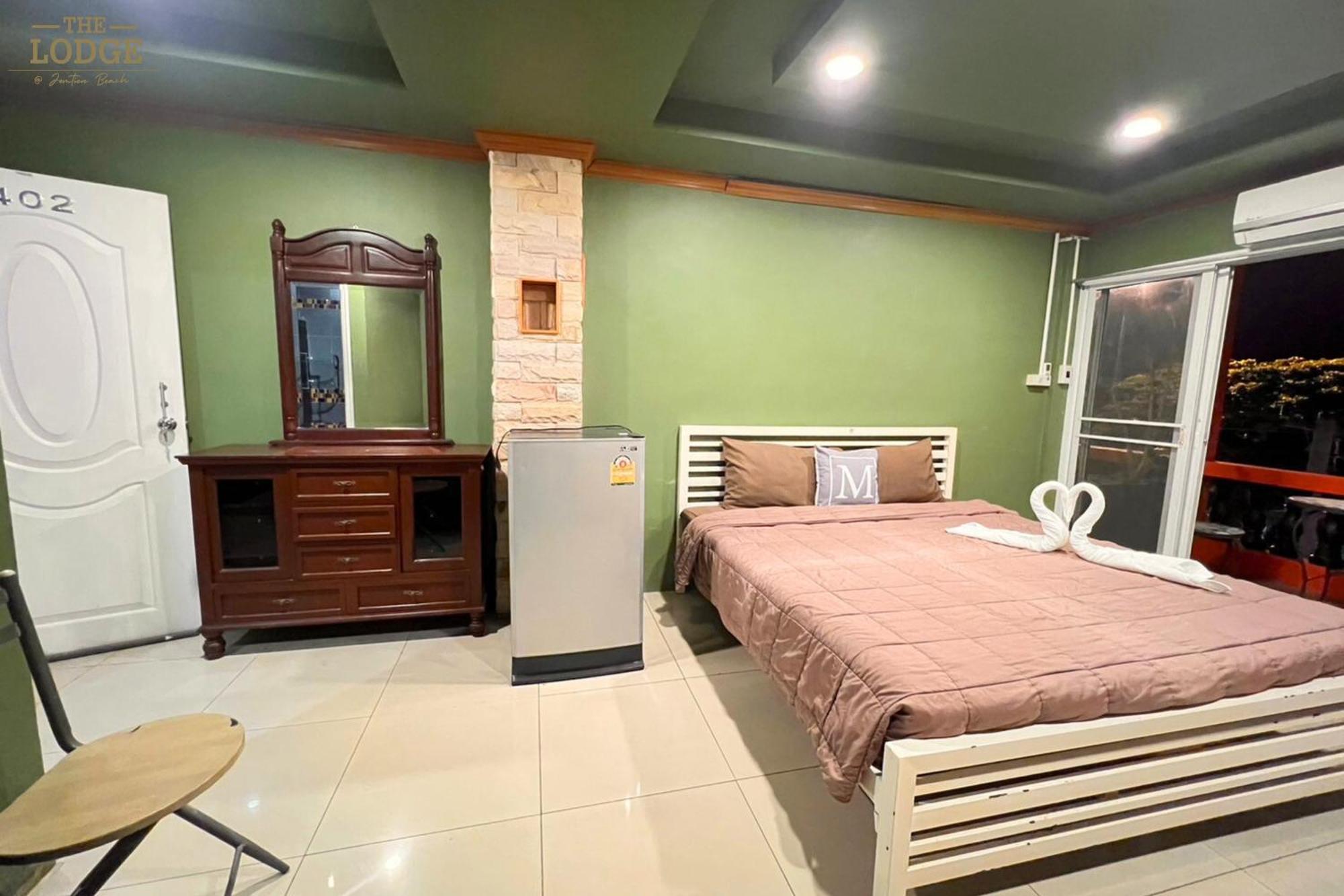 The Jomtien 9 *