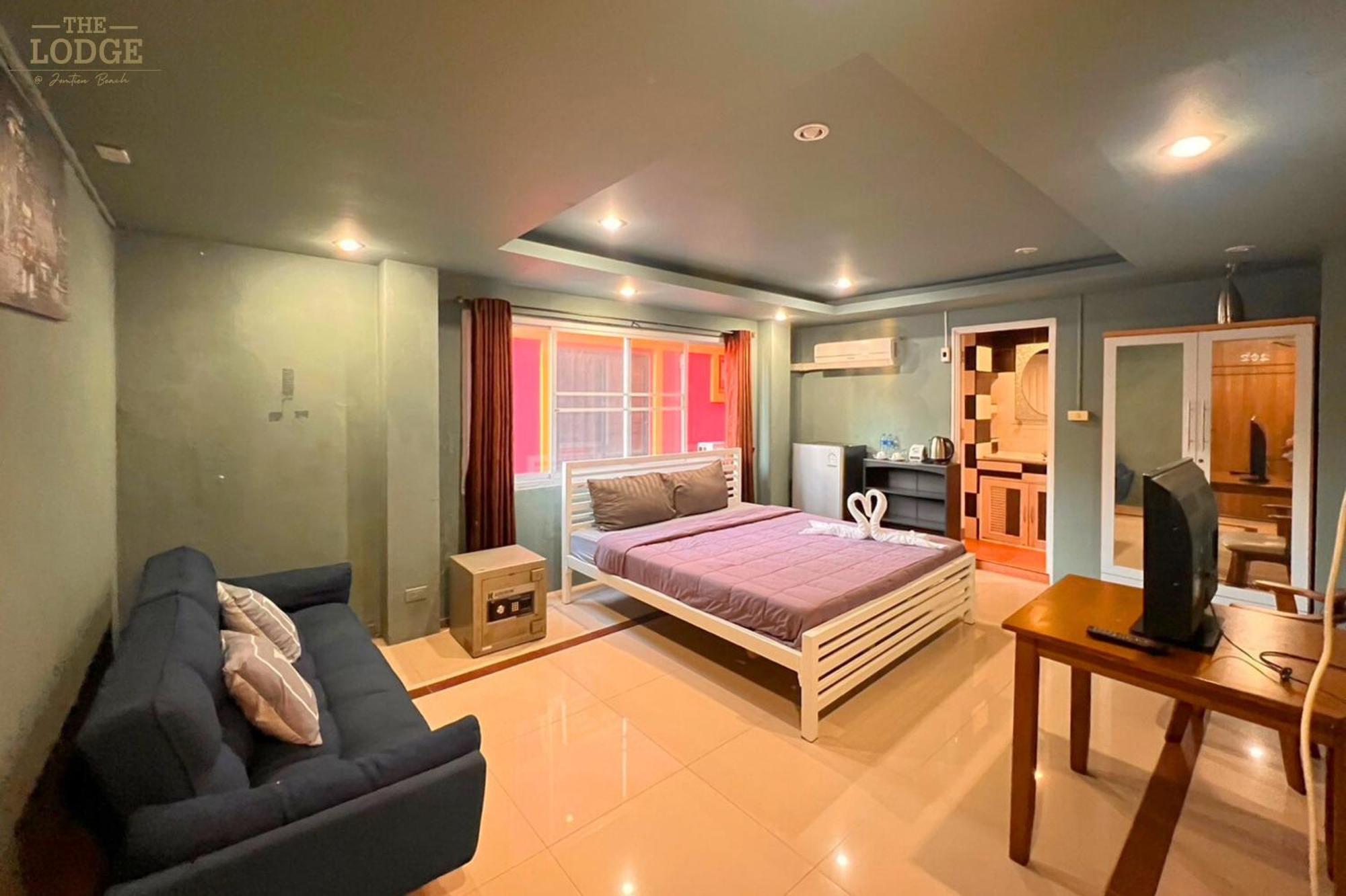 The Jomtien 9 Hotel *