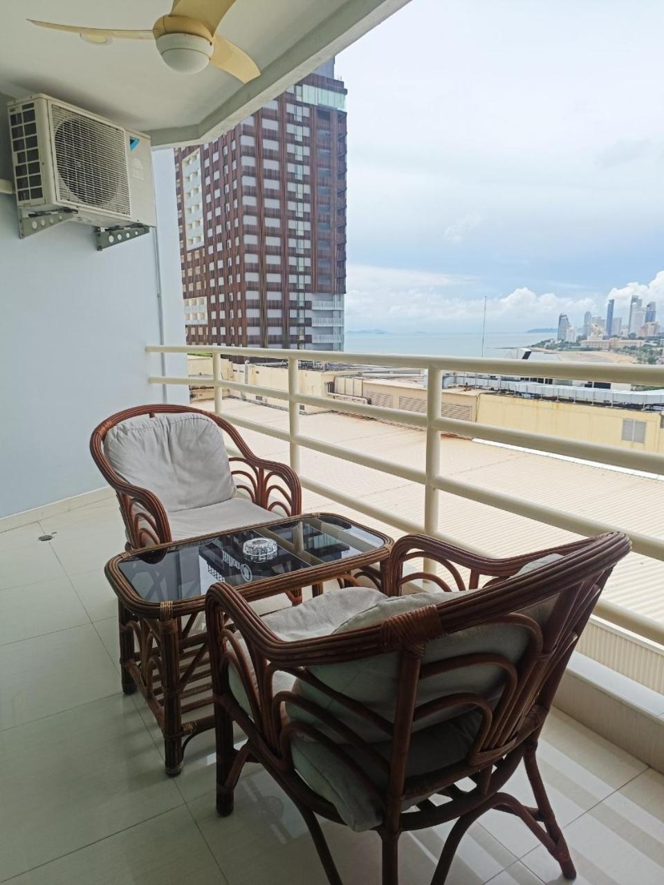 View Talay 6 By Honey Apartment